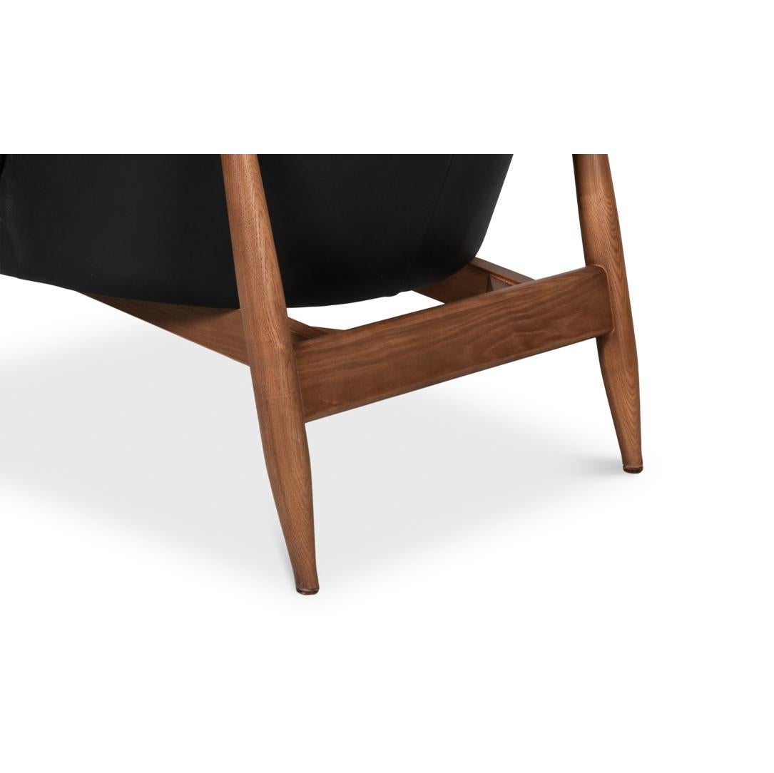Fauteuil en cuir noir du milieu du siècle en vente 4