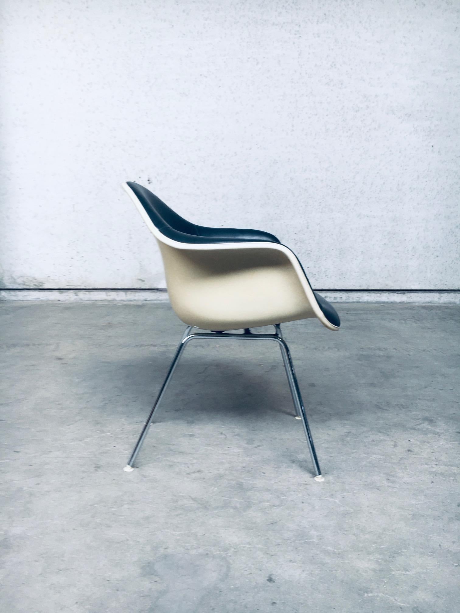 Mid-Century Black Leather Dax Armchair by Charles & Ray Eames for Herman Miller For Sale 3