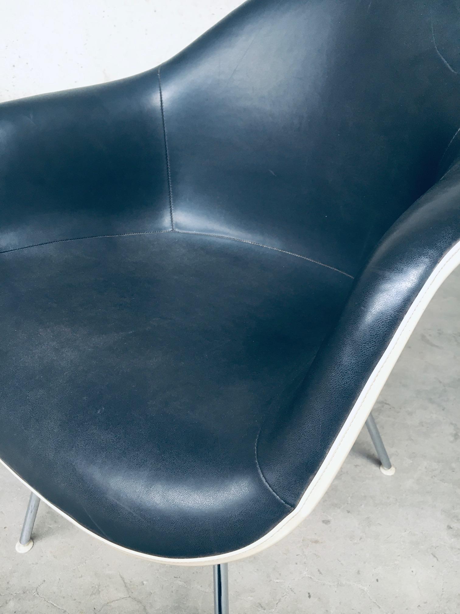 Mid-Century Black Leather Dax Armchair by Charles & Ray Eames for Herman Miller For Sale 7