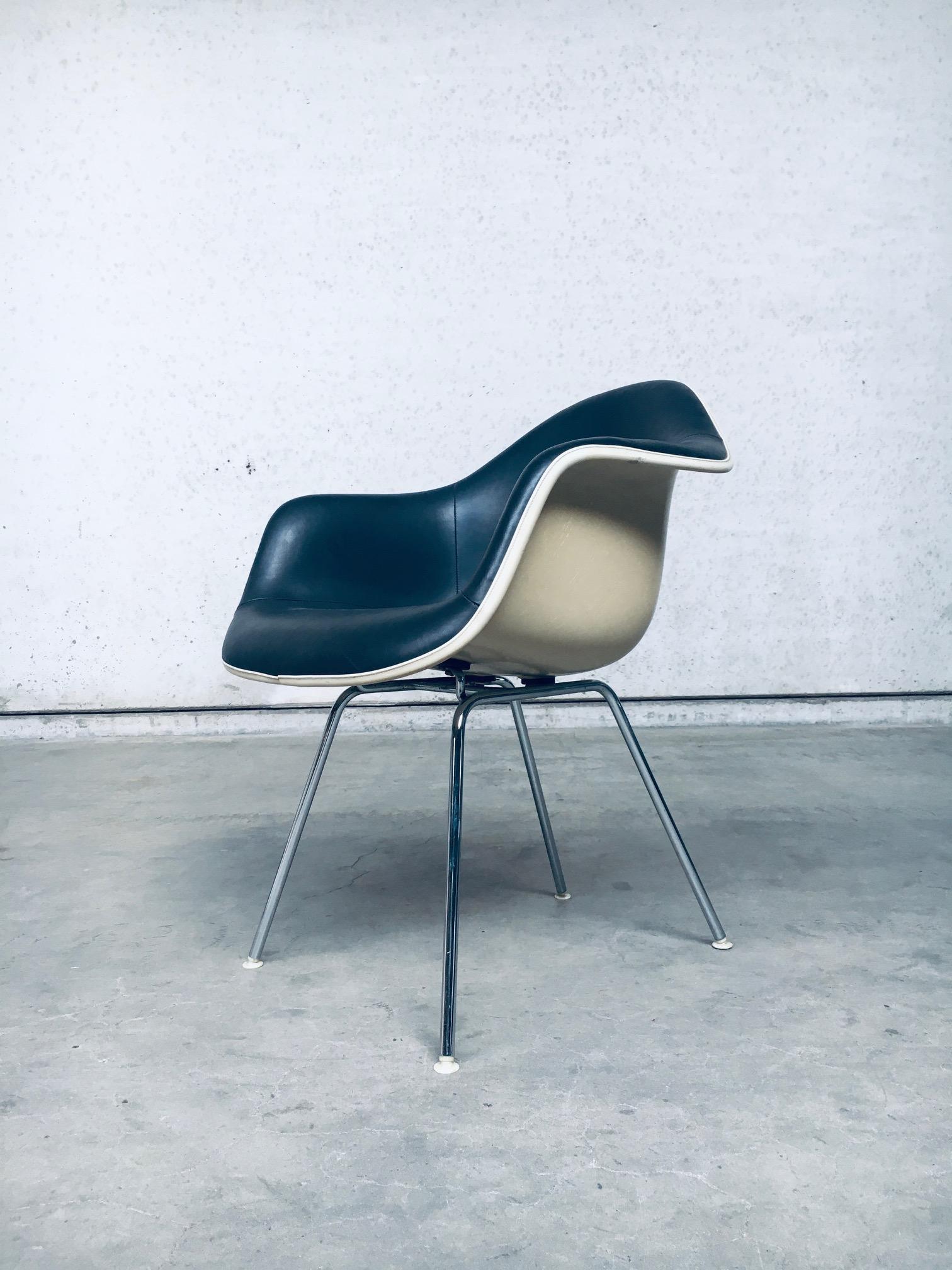 Mid-Century Modern Mid-Century Black Leather Dax Armchair by Charles & Ray Eames for Herman Miller For Sale