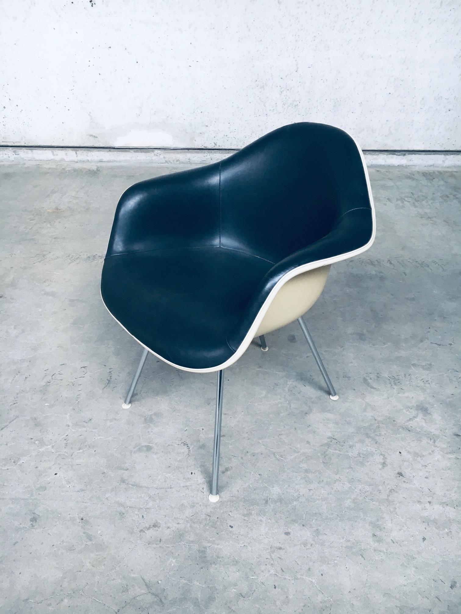 American Mid-Century Black Leather Dax Armchair by Charles & Ray Eames for Herman Miller For Sale