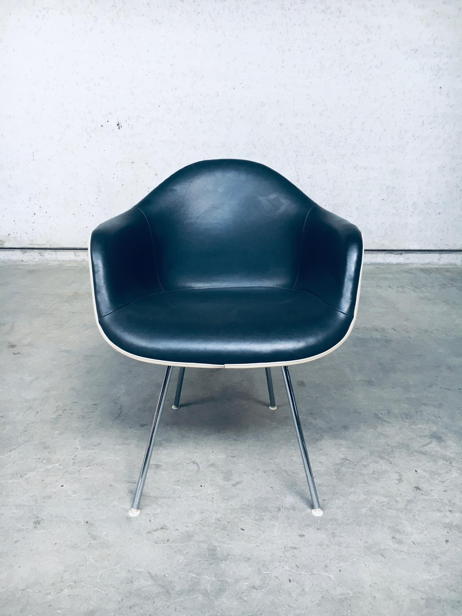 Mid-20th Century Mid-Century Black Leather Dax Armchair by Charles & Ray Eames for Herman Miller For Sale