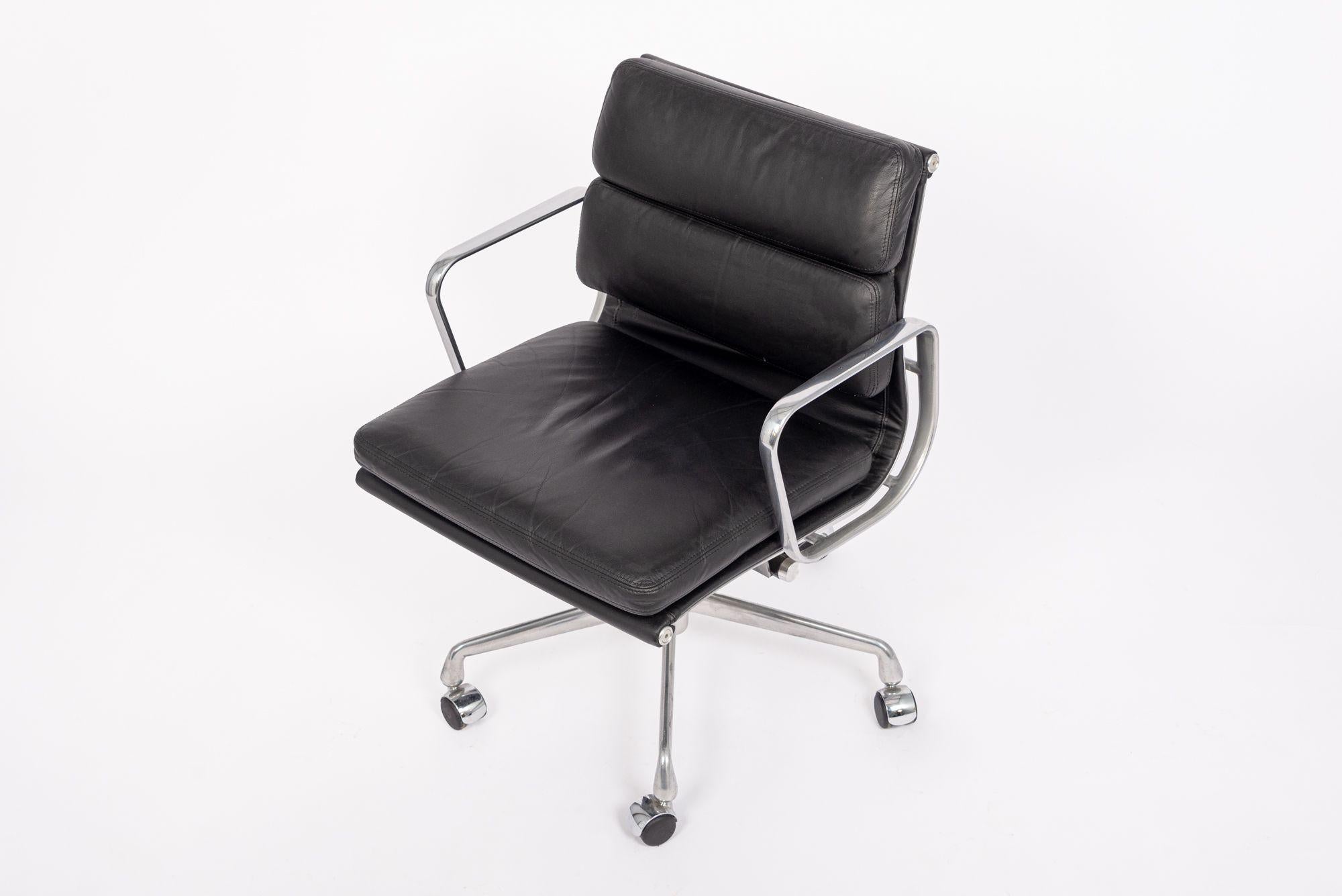 2001 Eames Herman Miller Black Leather Desk Chairs Aluminum Group For Sale 2
