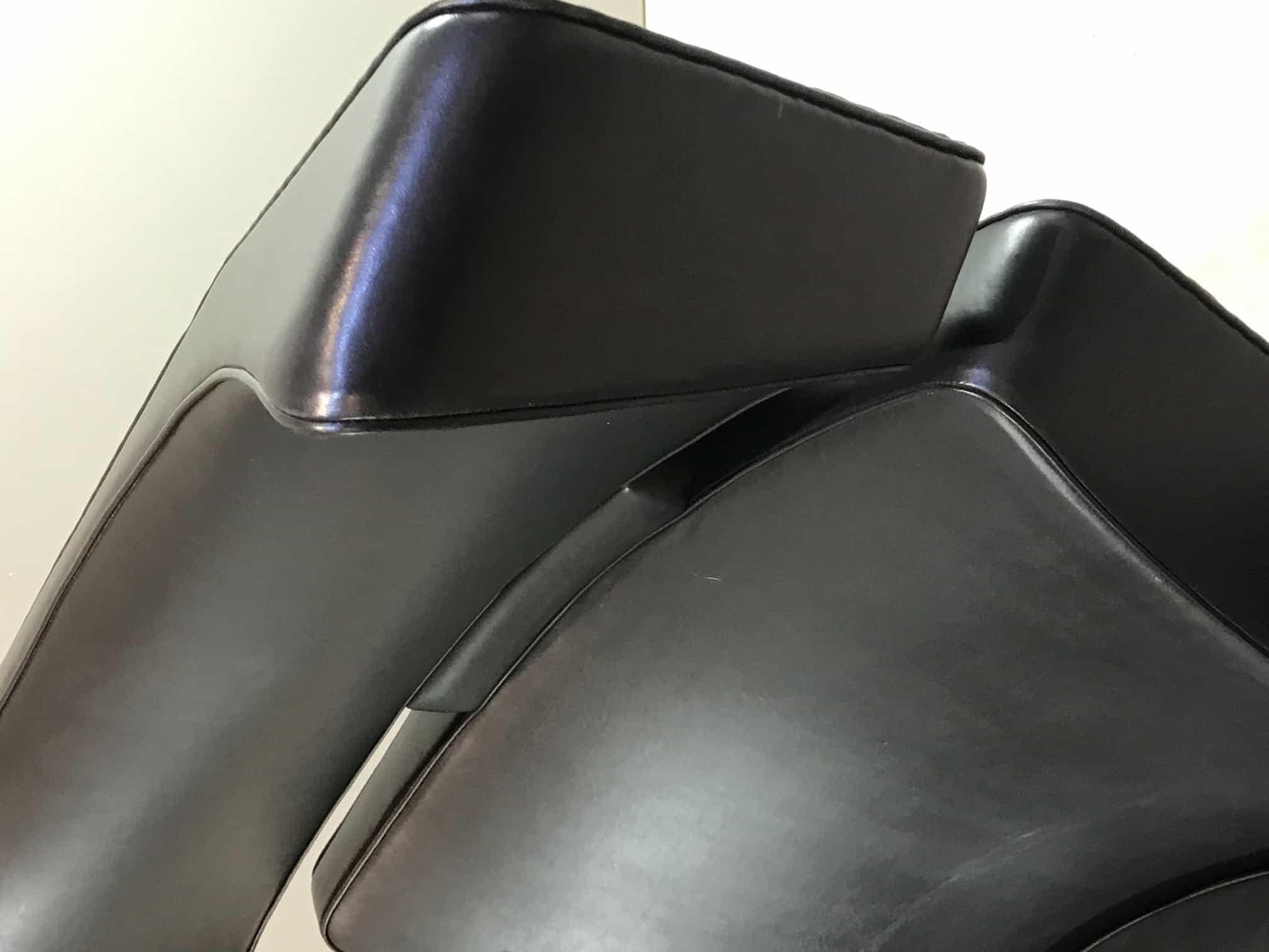 Midcentury Black Leather Lounge Chair by Arne Jacobsen Oksen, Ox Chair For Sale 7
