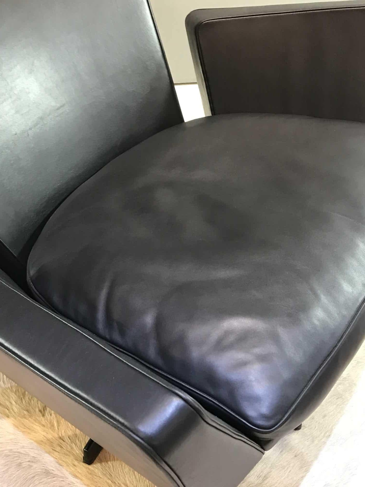 Midcentury Black Leather Lounge Chair by Arne Jacobsen Oksen, Ox Chair In Good Condition For Sale In Melbourne, Victoria