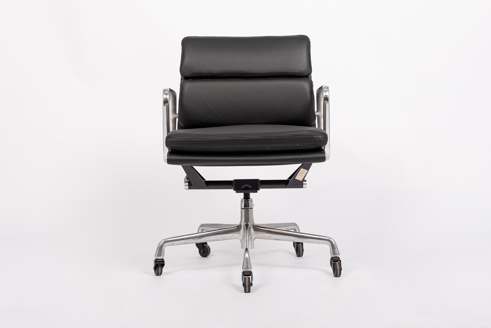 Mid-Century Modern Mid Century Black Leather Office Chair by Eames for Herman Miller For Sale