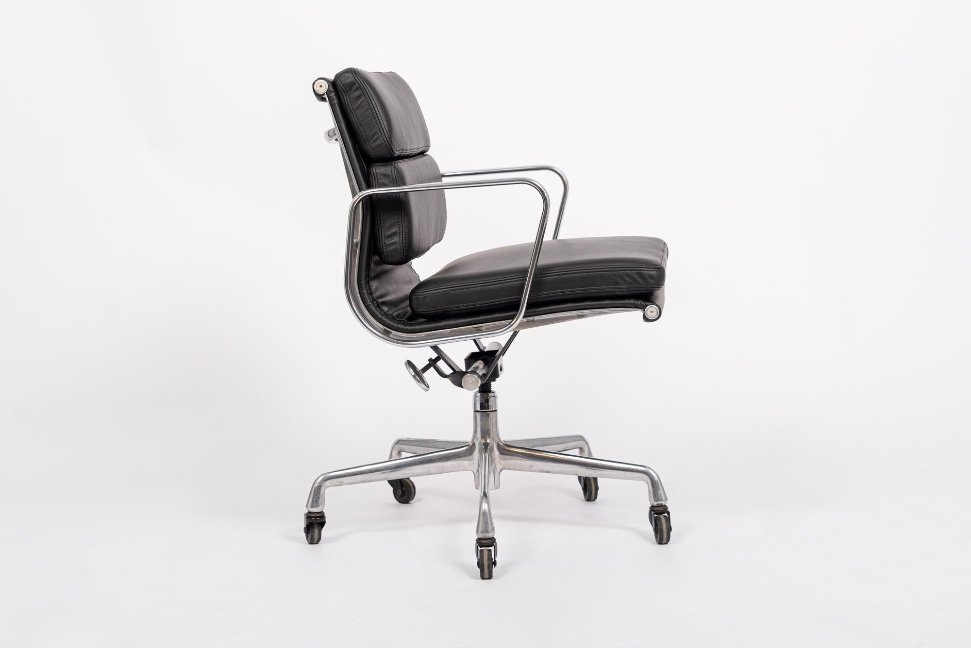 Mid Century Black Leather Office Chair by Eames for Herman Miller In Good Condition For Sale In Detroit, MI