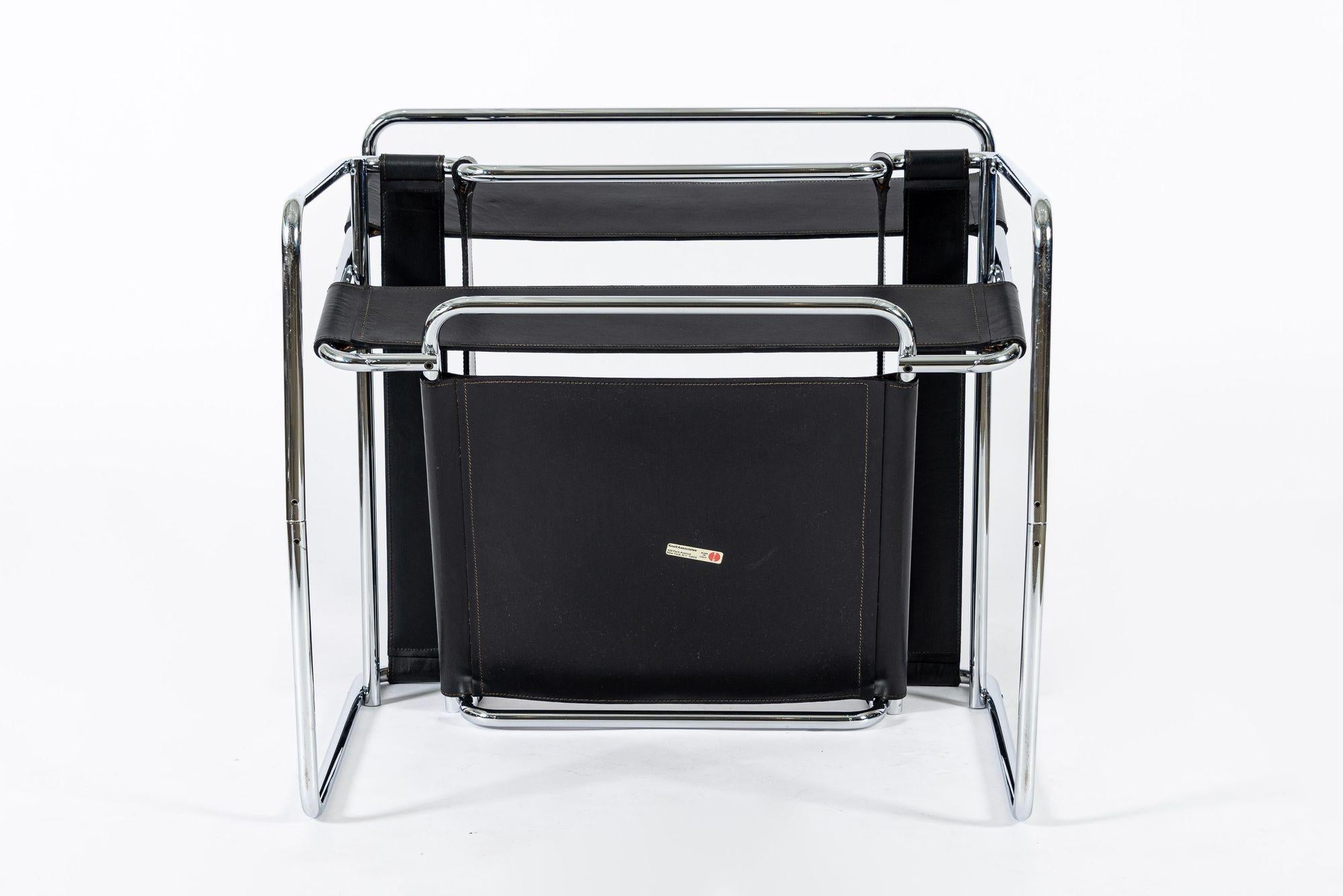 Fauteuils Wassily en cuir noir du milieu du siècle par Marcel Breuer pour Knoll, années 1960 en vente 6