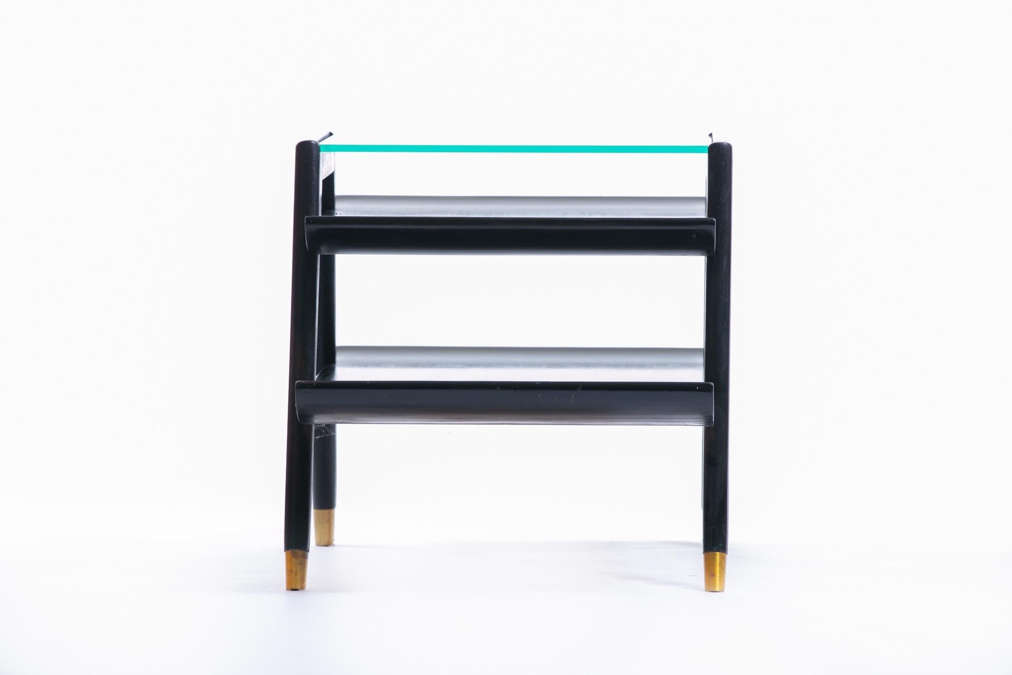 Midcentury Black Pagoda End Tables Attributed to John Keal for Brown Saltman 7