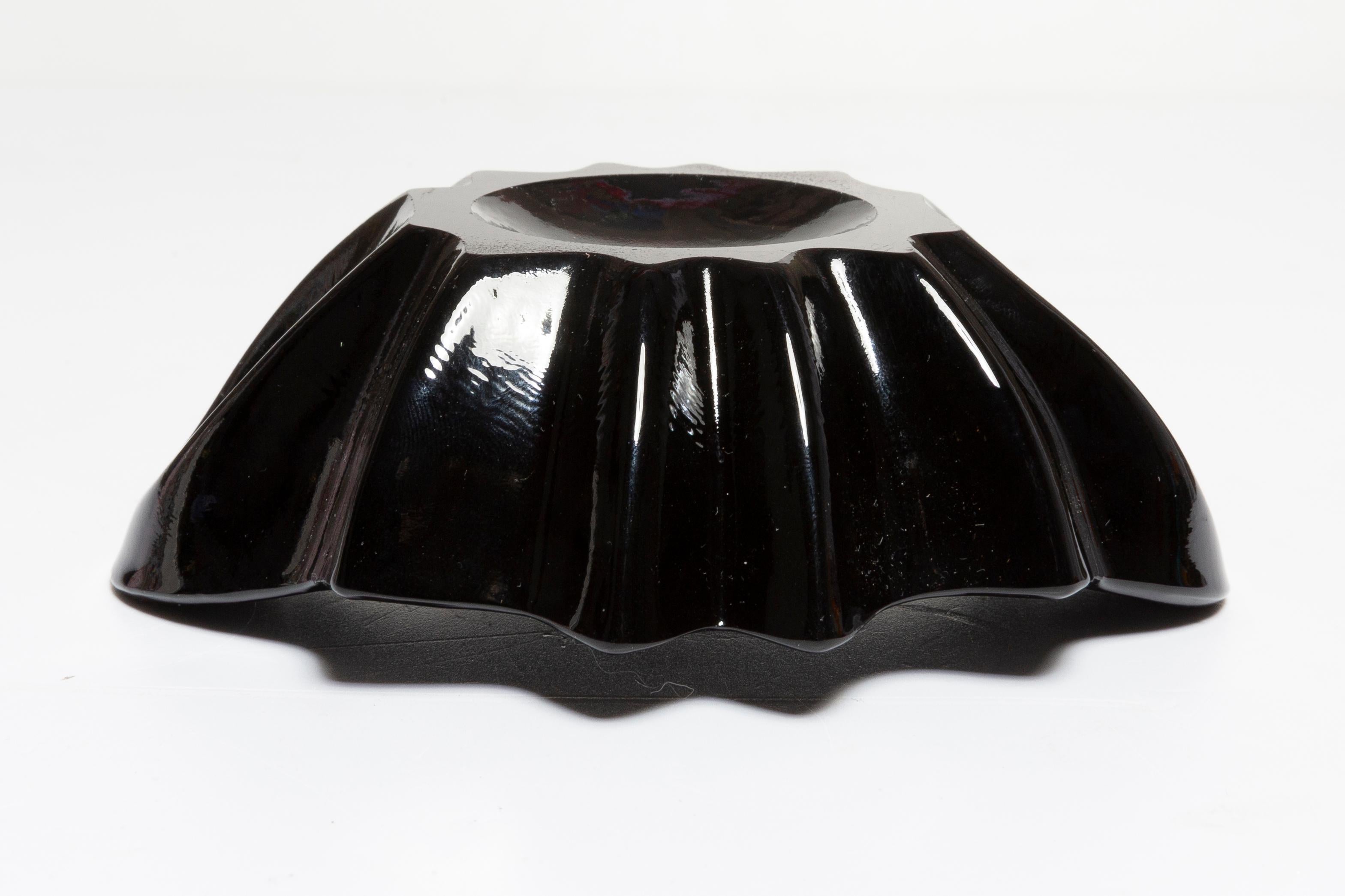 Mid Century Black Small Glass Bowl Ashtray Element, Italy, 1970s For Sale 2