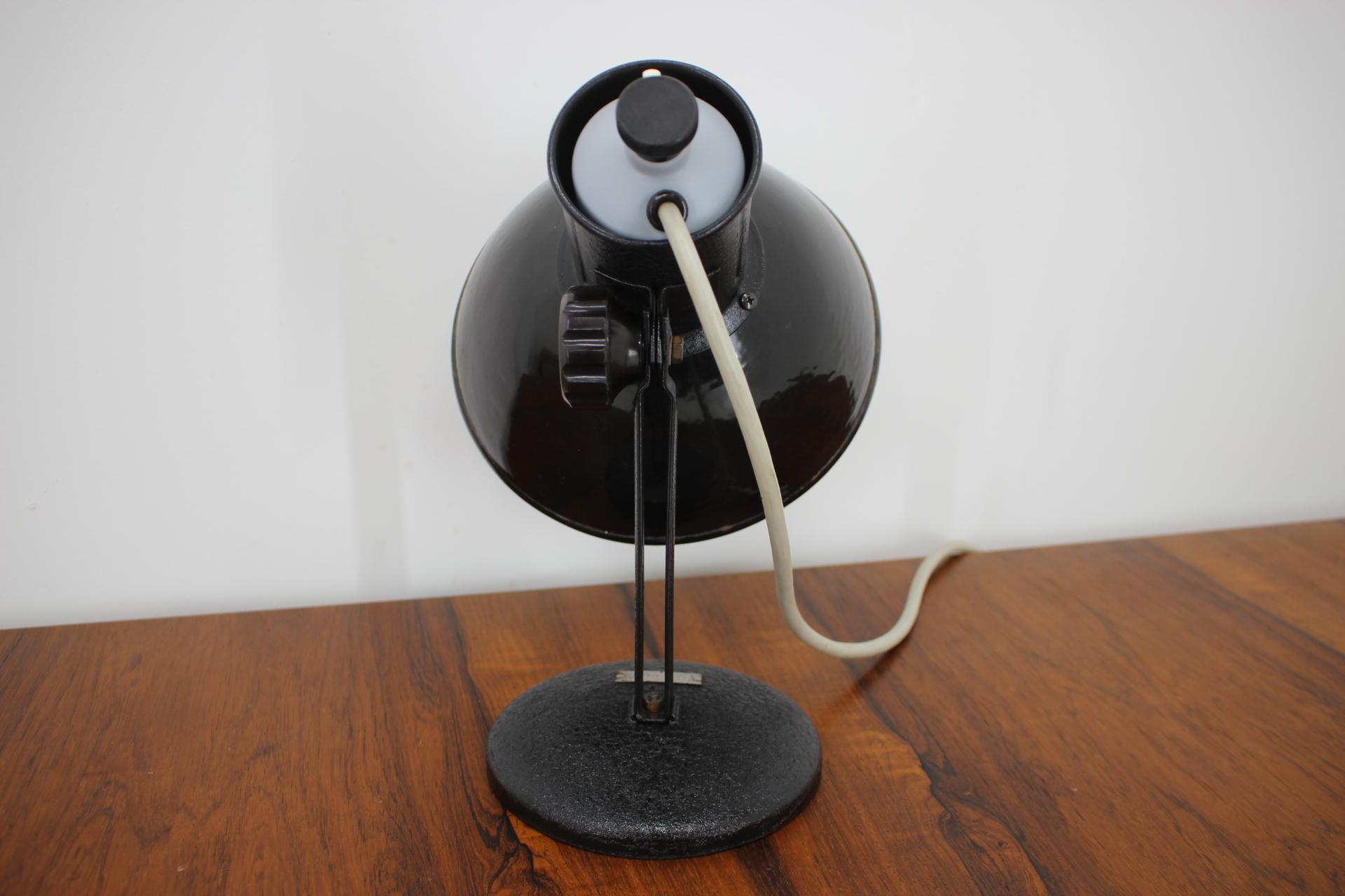 Lámpara de mesa negra de mediados de siglo, años 70 en venta 3