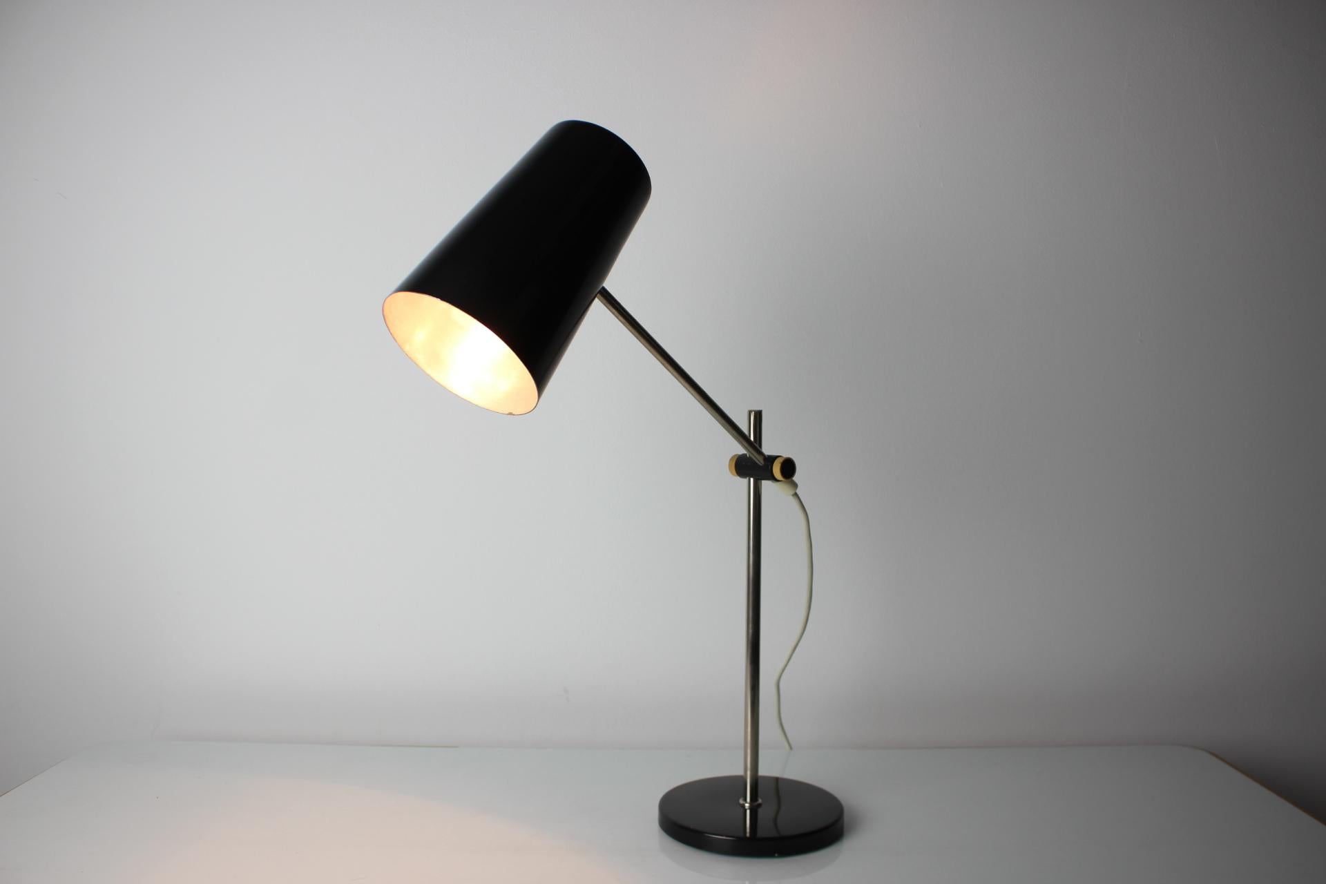 Lampe de table noire mi-siècle, années 1970 en vente 3