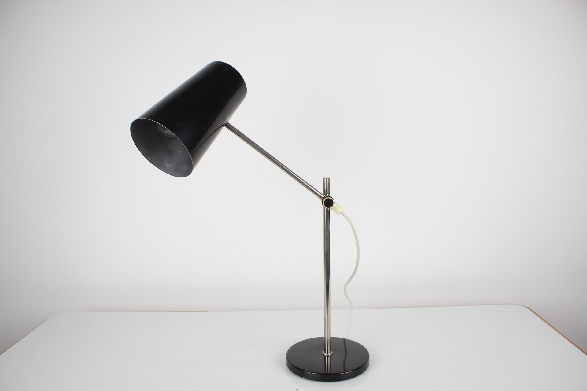 Lampe de table noire mi-siècle, années 1970 en vente 1