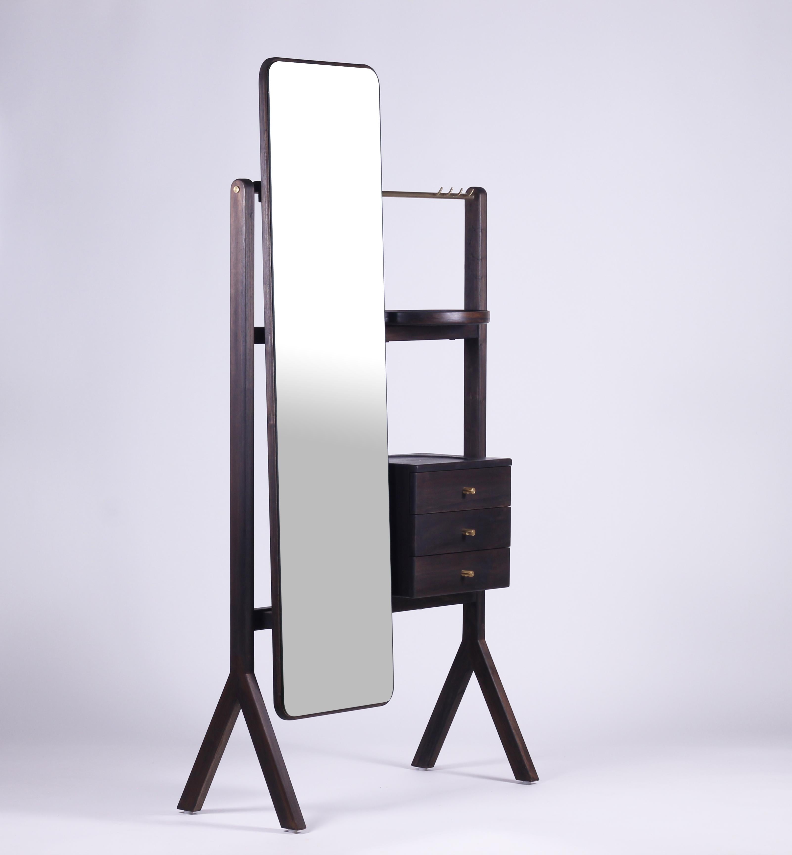 Cleopatra Modern Vanity Dressing Table unit in Solid Oak with Mirror & Brass In New Condition For Sale In Hyderabad, TG