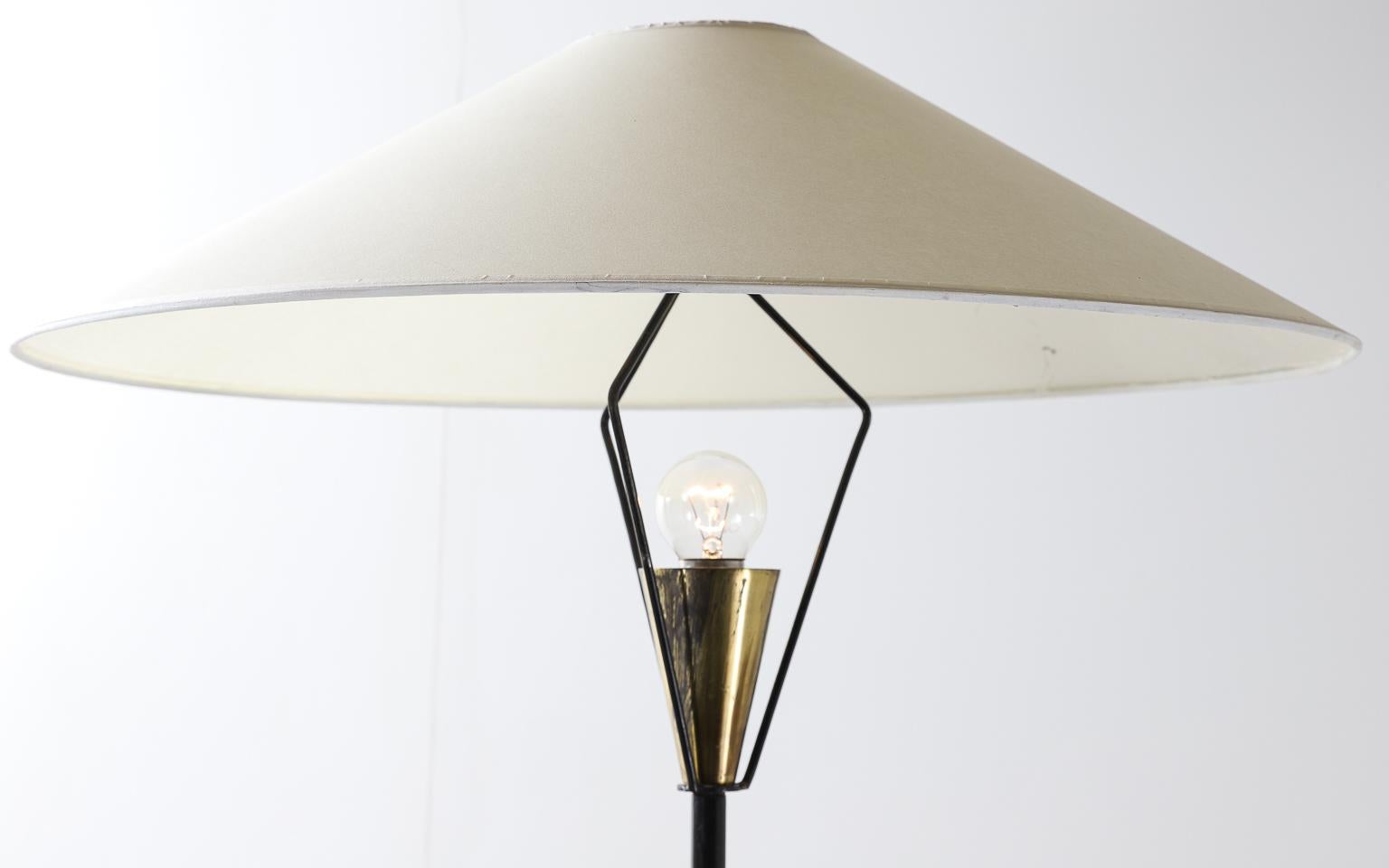 Italian Midcentury Blackened Brass Floor Lamp with Antique Brass Finished Details For Sale
