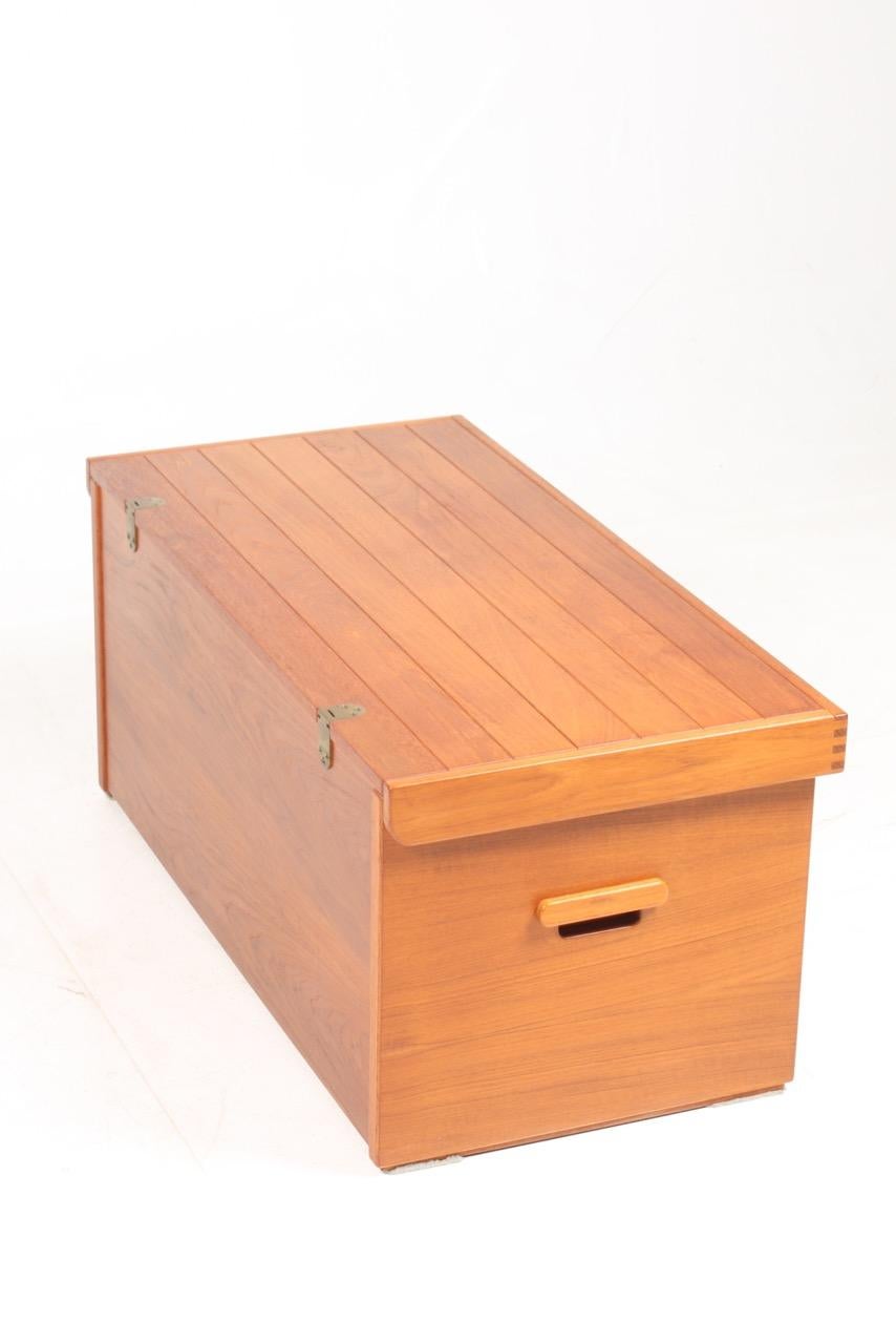 Midcentury Blanket Chest in Teak by Kai Kristiasen, Danish Design In Good Condition For Sale In Lejre, DK