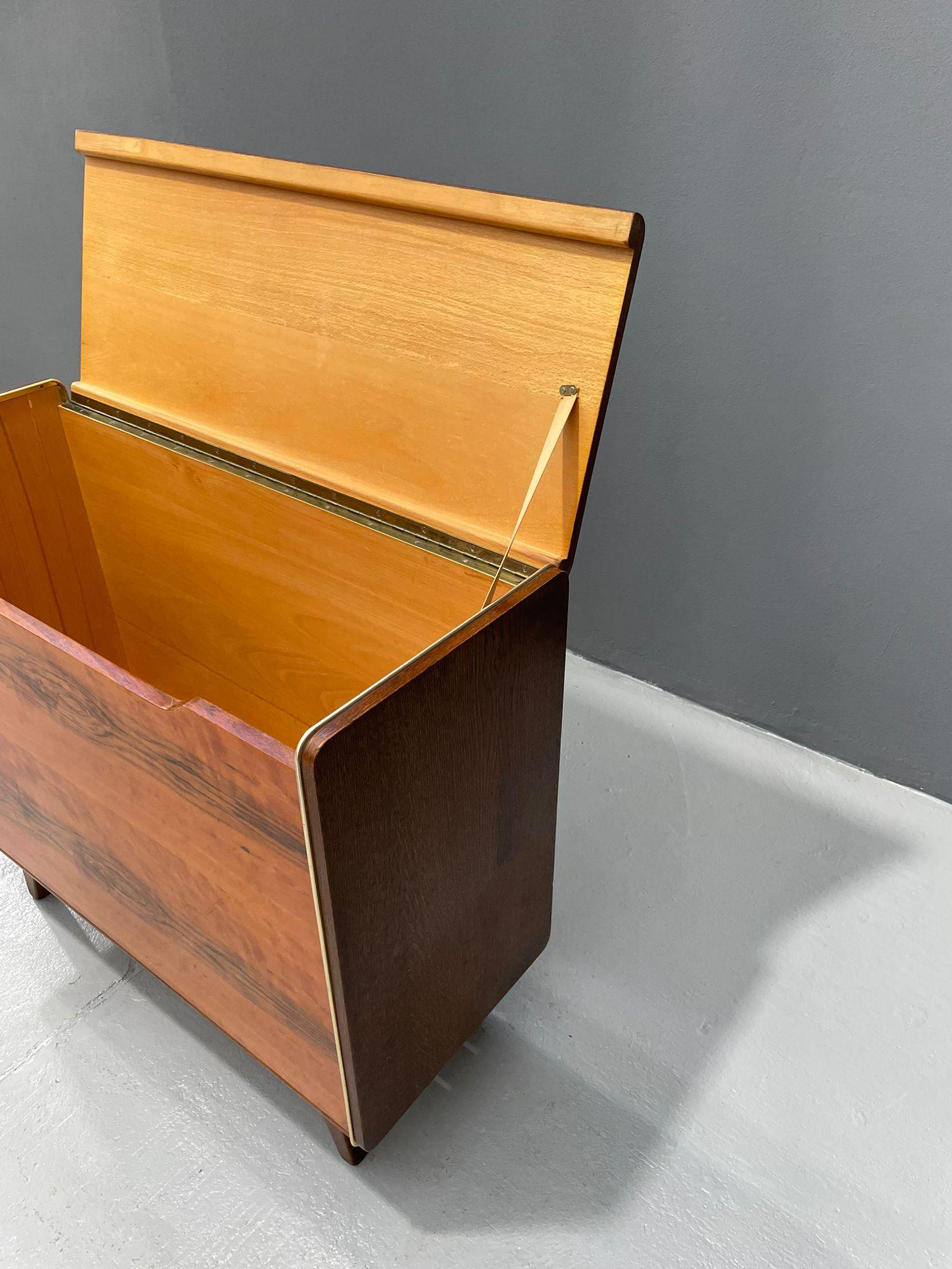 Coffre à couvertures du milieu du siècle - Jitona, années 1960, par Landsman & Nepožitek Bon état - En vente à Prague 8, CZ