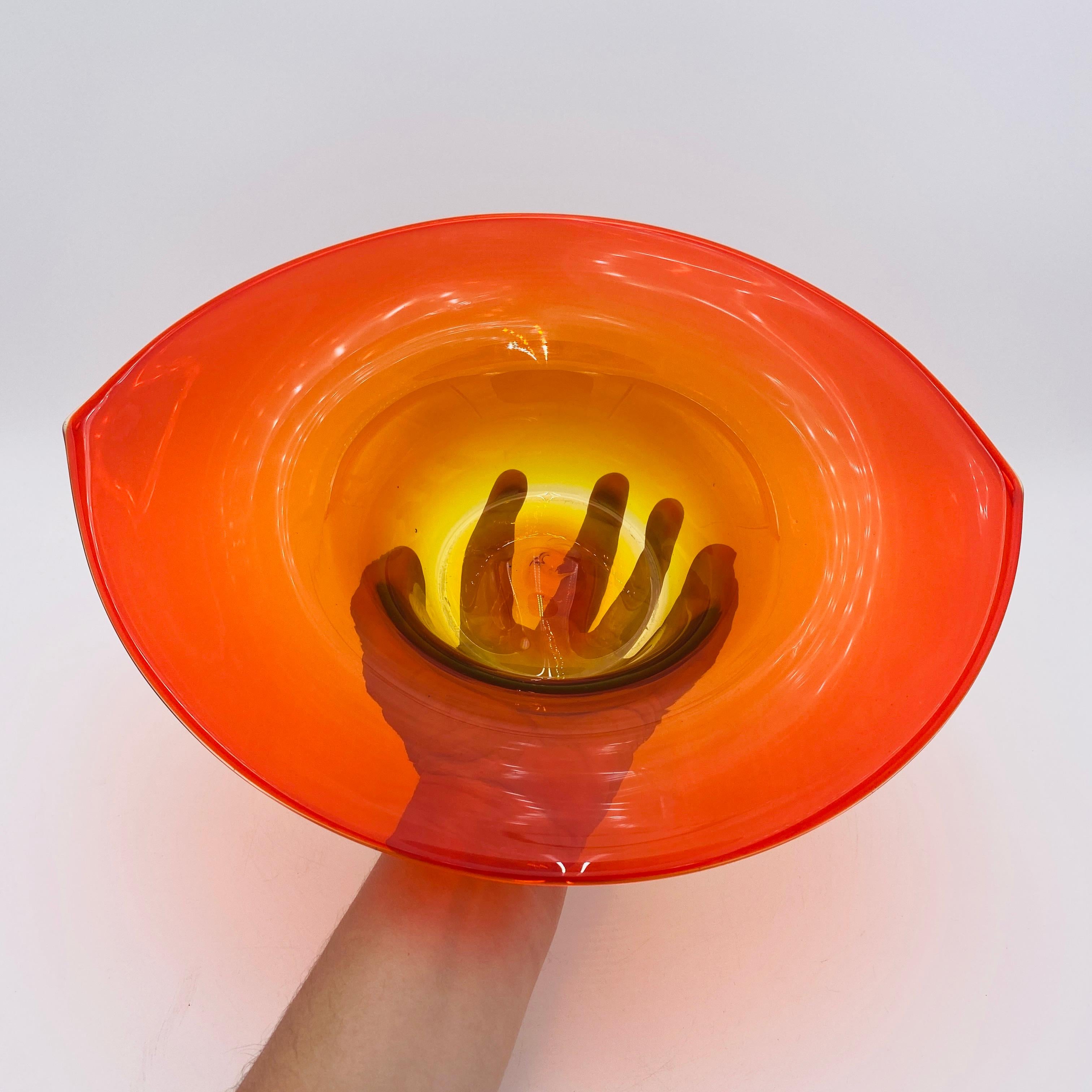 Mid Century Blenko Glass Bowl Amberina 1950s en vente 6