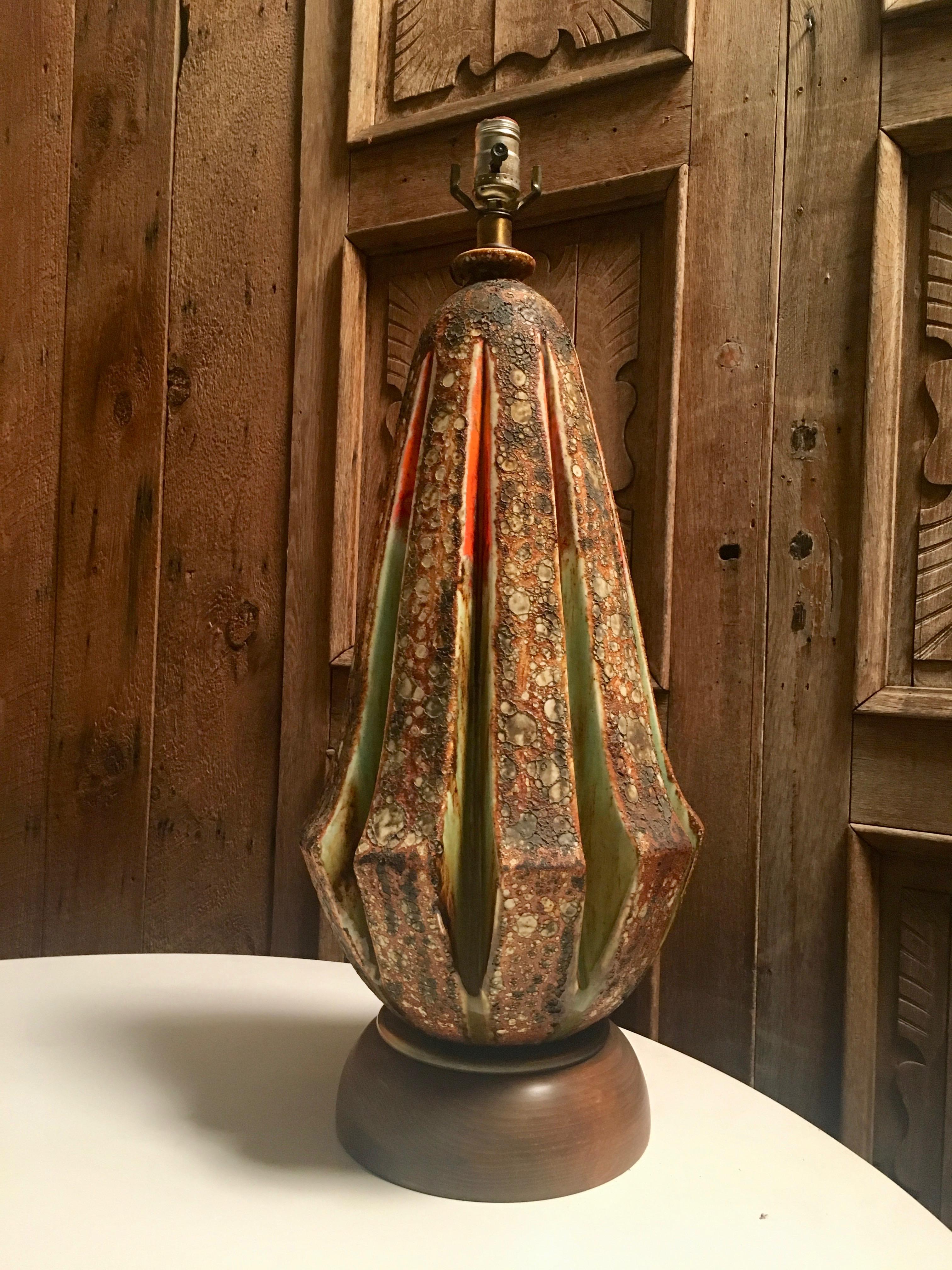 Mid-Century-Tischlampe mit Blisterglasur (Moderne der Mitte des Jahrhunderts) im Angebot