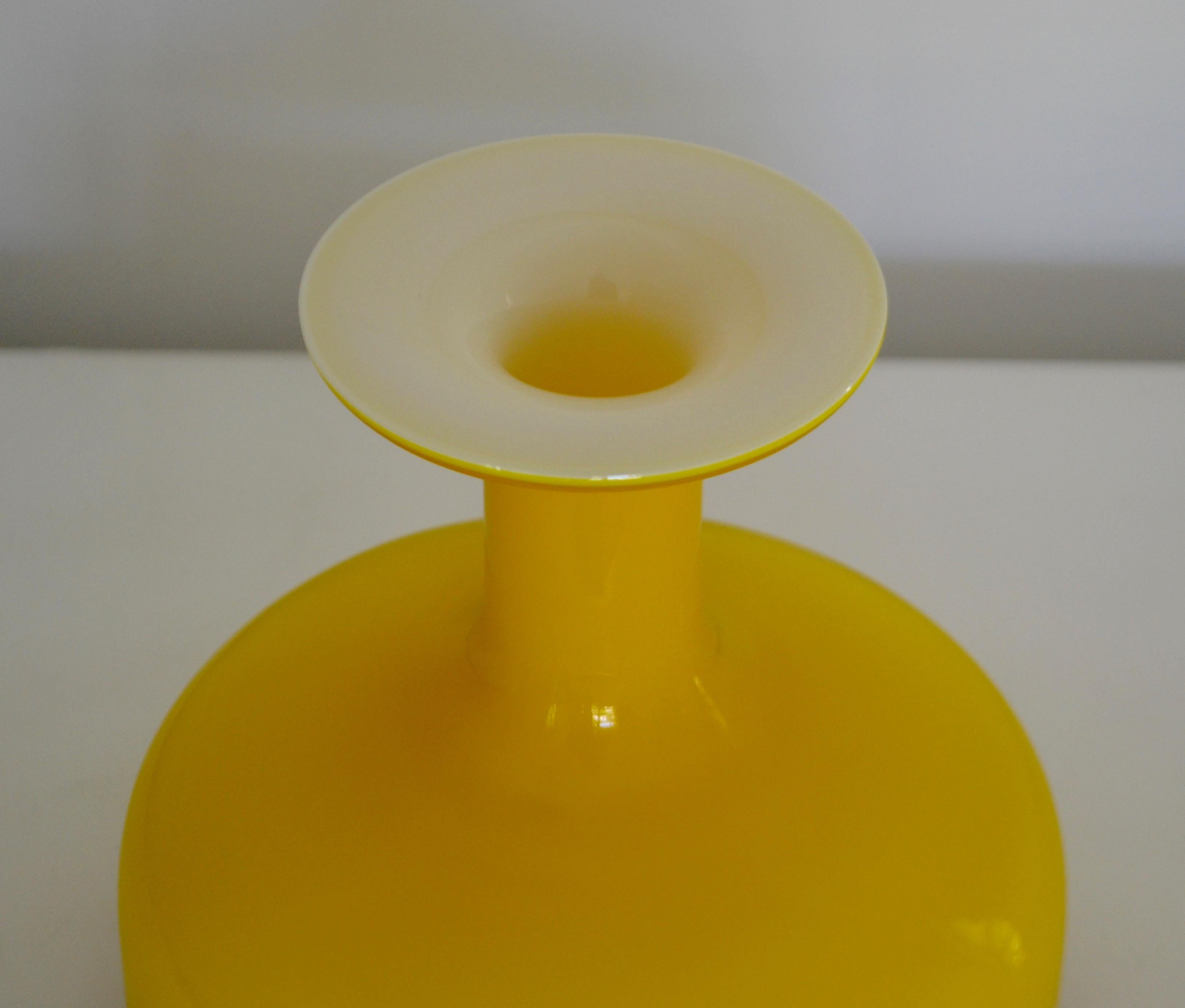 Midcentury Blown Glass Bottle Form Vase In Good Condition For Sale In West Palm Beach, FL