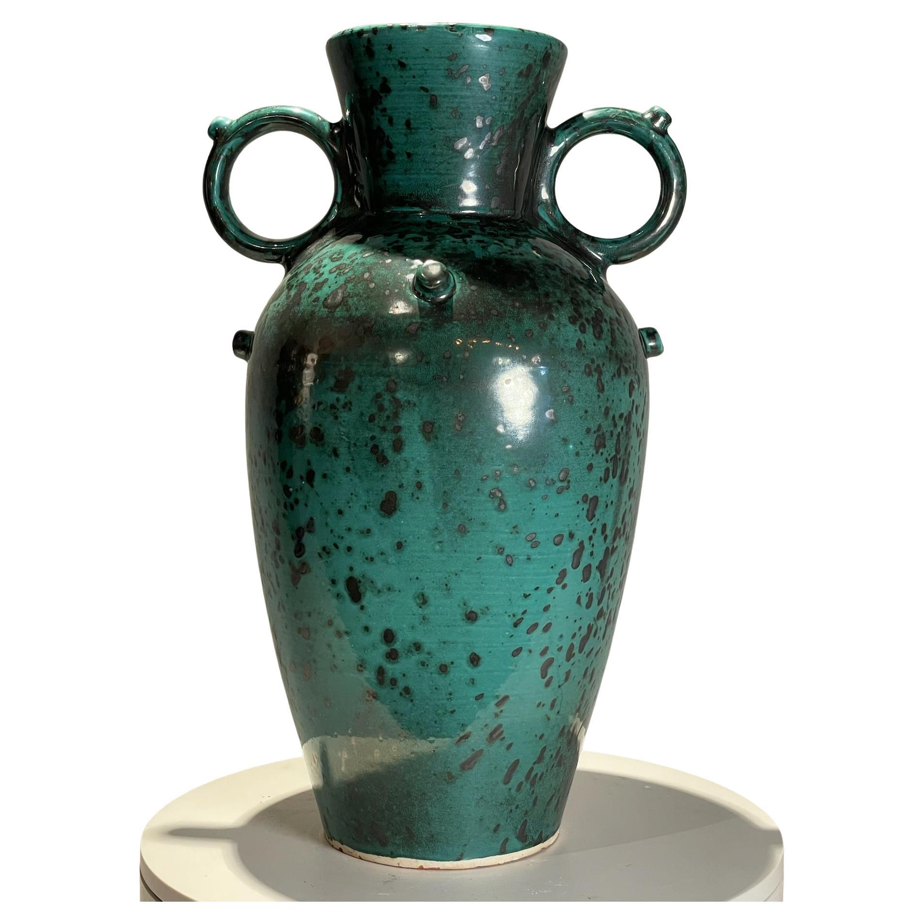 Urna in terracotta smaltata blu e nera di metà secolo + maniglie a doppio anello in vendita