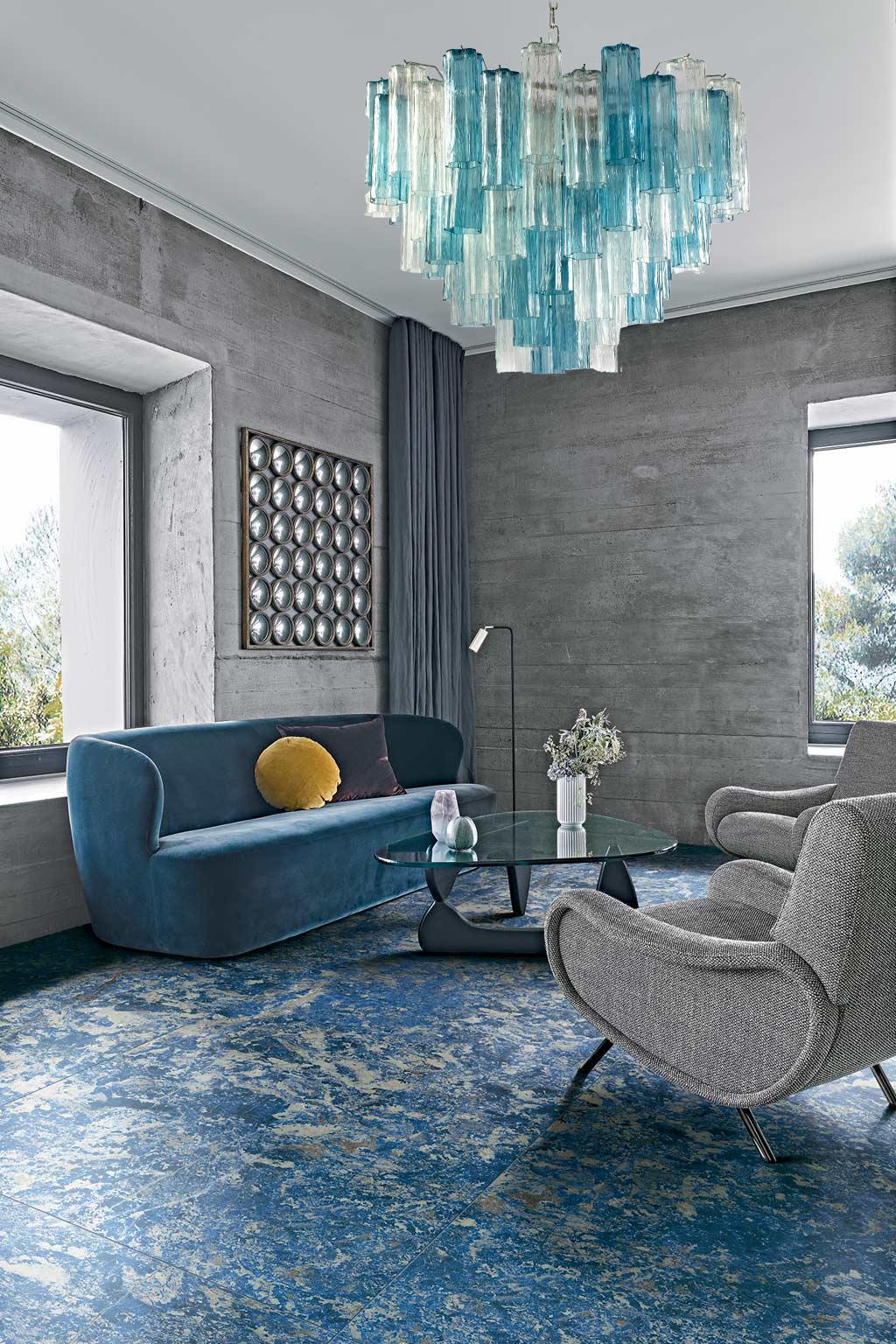 Vetro soffiato Lampadario Tronchi in vetro di Murano blu e trasparente del Medioevo in vendita