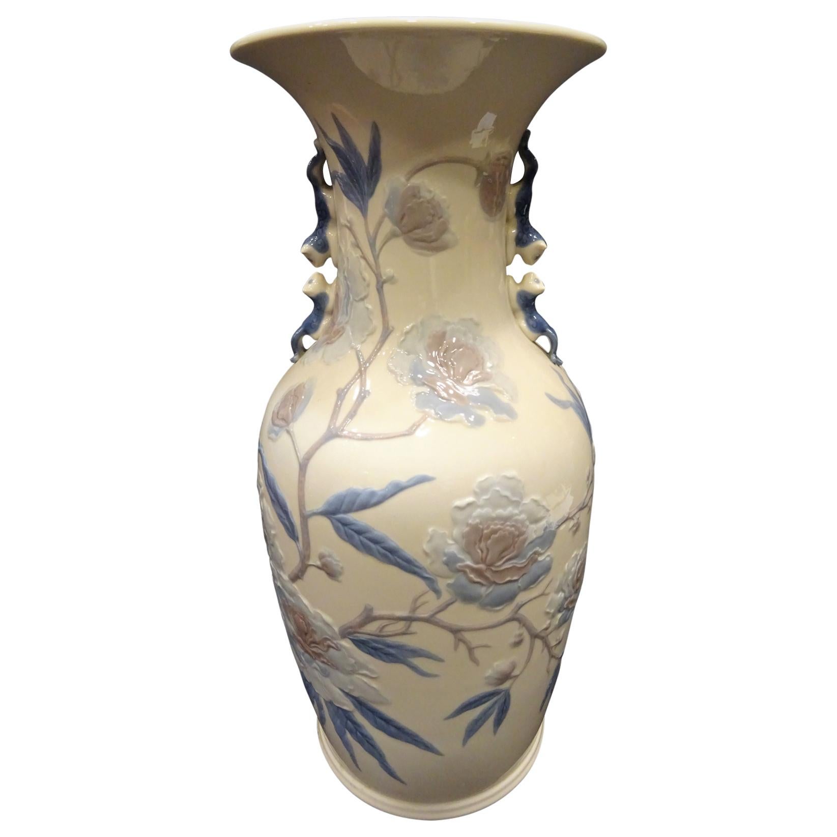Midcentury Blue and White Lladro Spanish Porcelain Vase in Oriental Style
