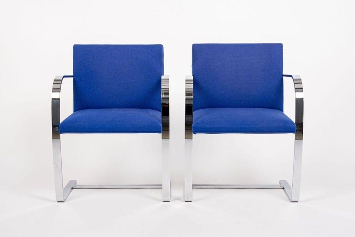 Blaue Brünner Stühle aus der Mitte des Jahrhunderts von Mies van der Rohe für Knoll, 2006 (Moderne der Mitte des Jahrhunderts) im Angebot