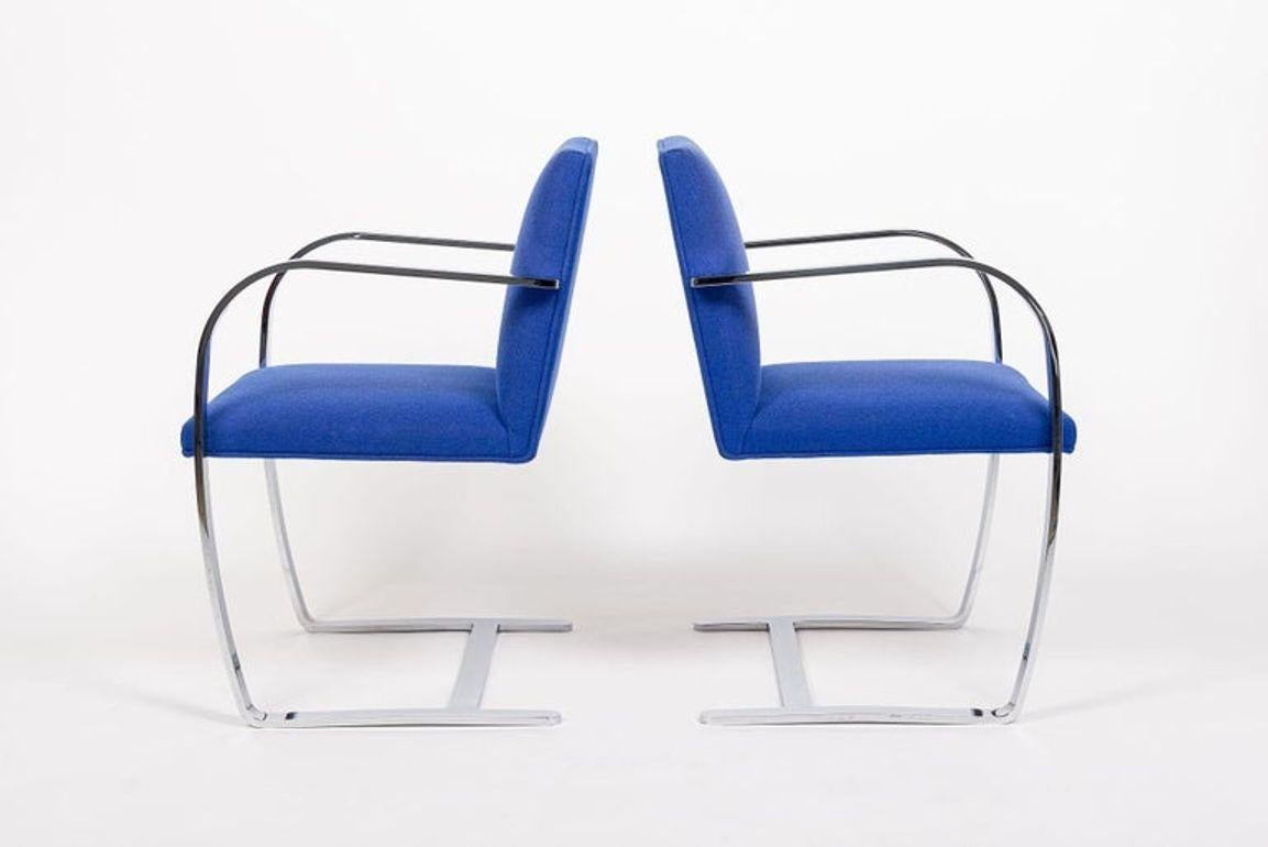 Blaue Brünner Stühle aus der Mitte des Jahrhunderts von Mies van der Rohe für Knoll, 2006 (amerikanisch) im Angebot
