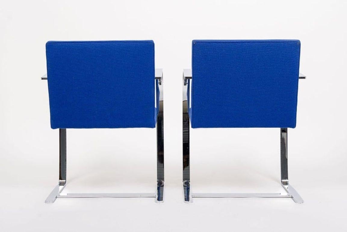 Blaue Brünner Stühle aus der Mitte des Jahrhunderts von Mies van der Rohe für Knoll, 2006 im Zustand „Gut“ im Angebot in Detroit, MI