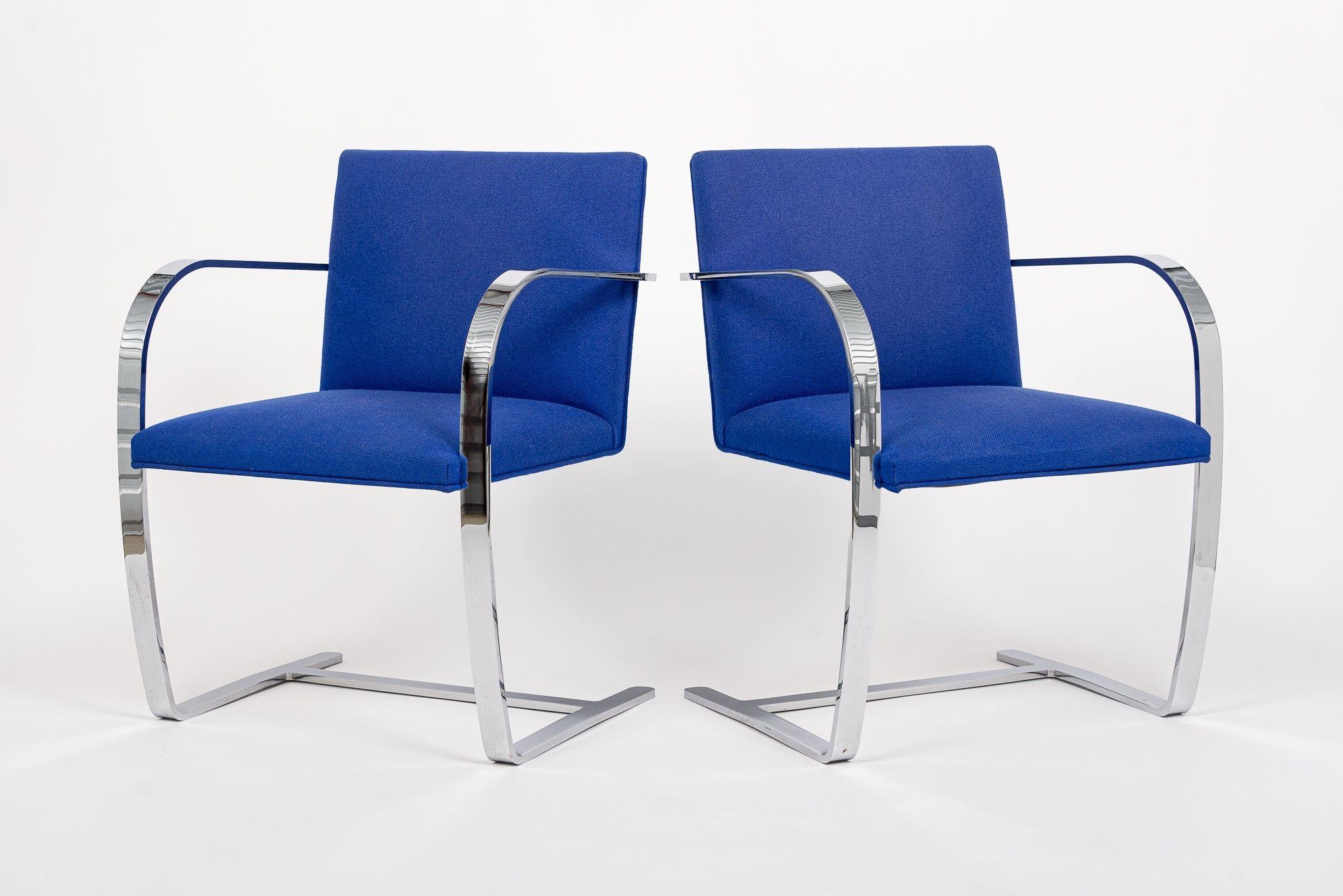 Blaue Brünner Stühle aus der Mitte des Jahrhunderts von Mies van der Rohe für Knoll (Moderne der Mitte des Jahrhunderts) im Angebot