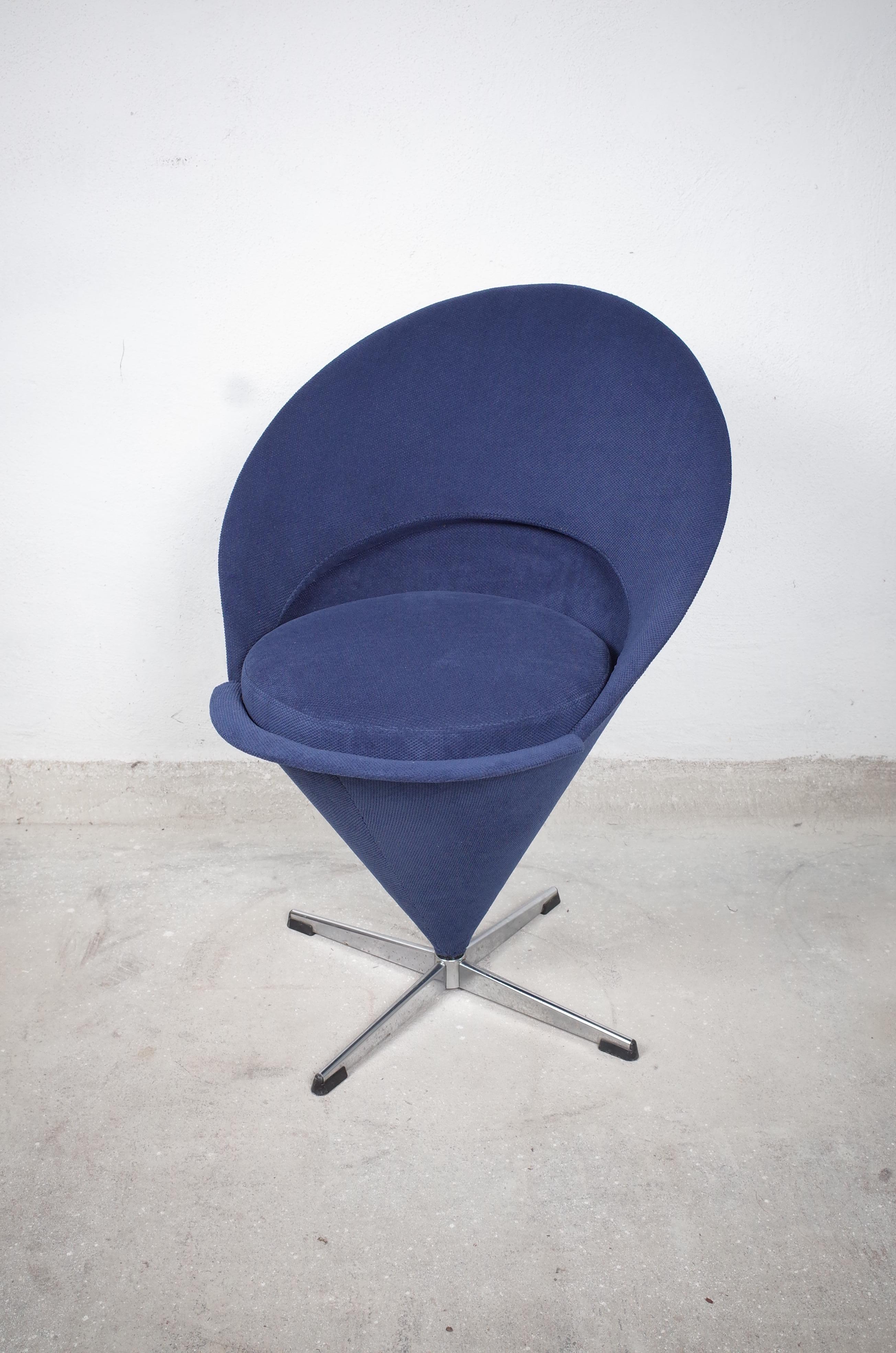 Midcentury Blue Cone Chair by Verner Panton, 1960s For Sale 4
