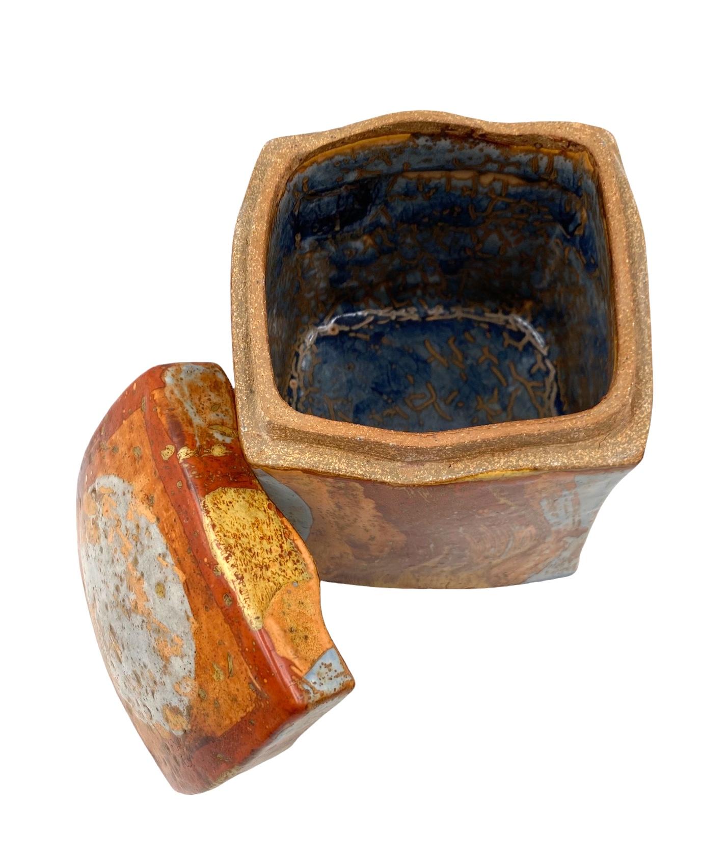 Vase en faïence bleue du milieu du siècle, France années 1960 en vente 4