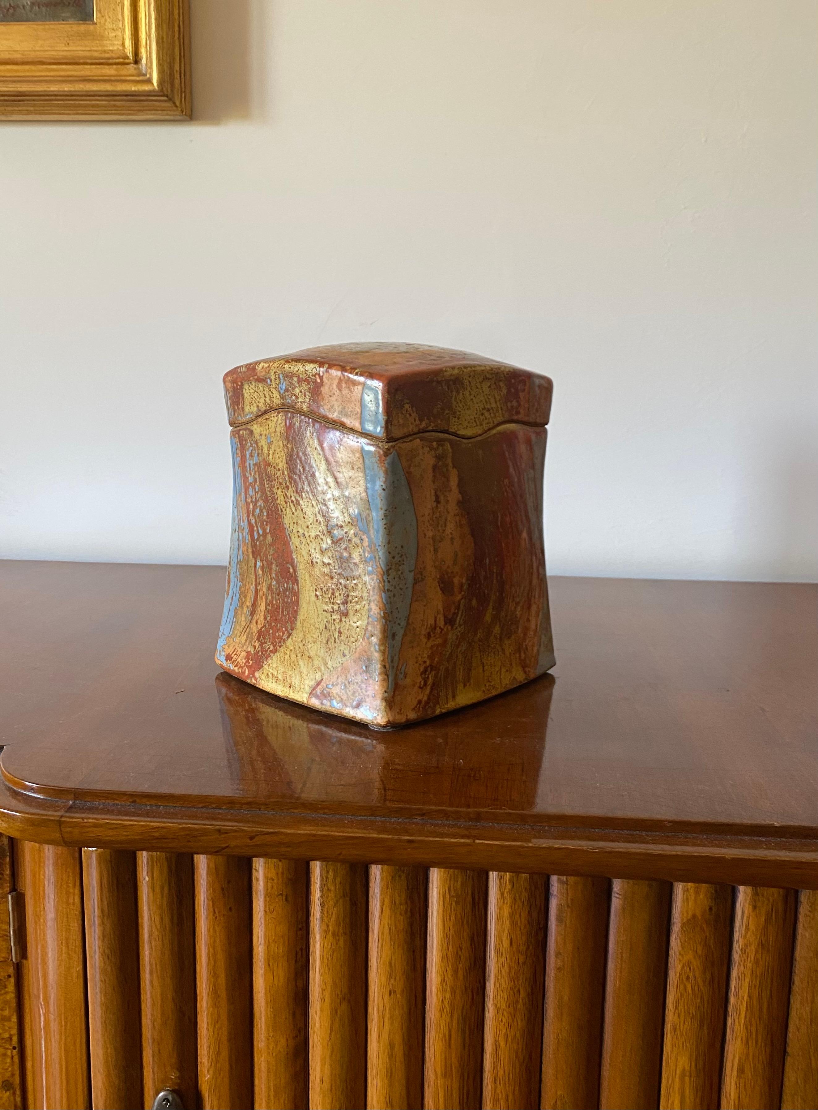 Mid-Century Modern Vase en faïence bleue du milieu du siècle, France années 1960 en vente