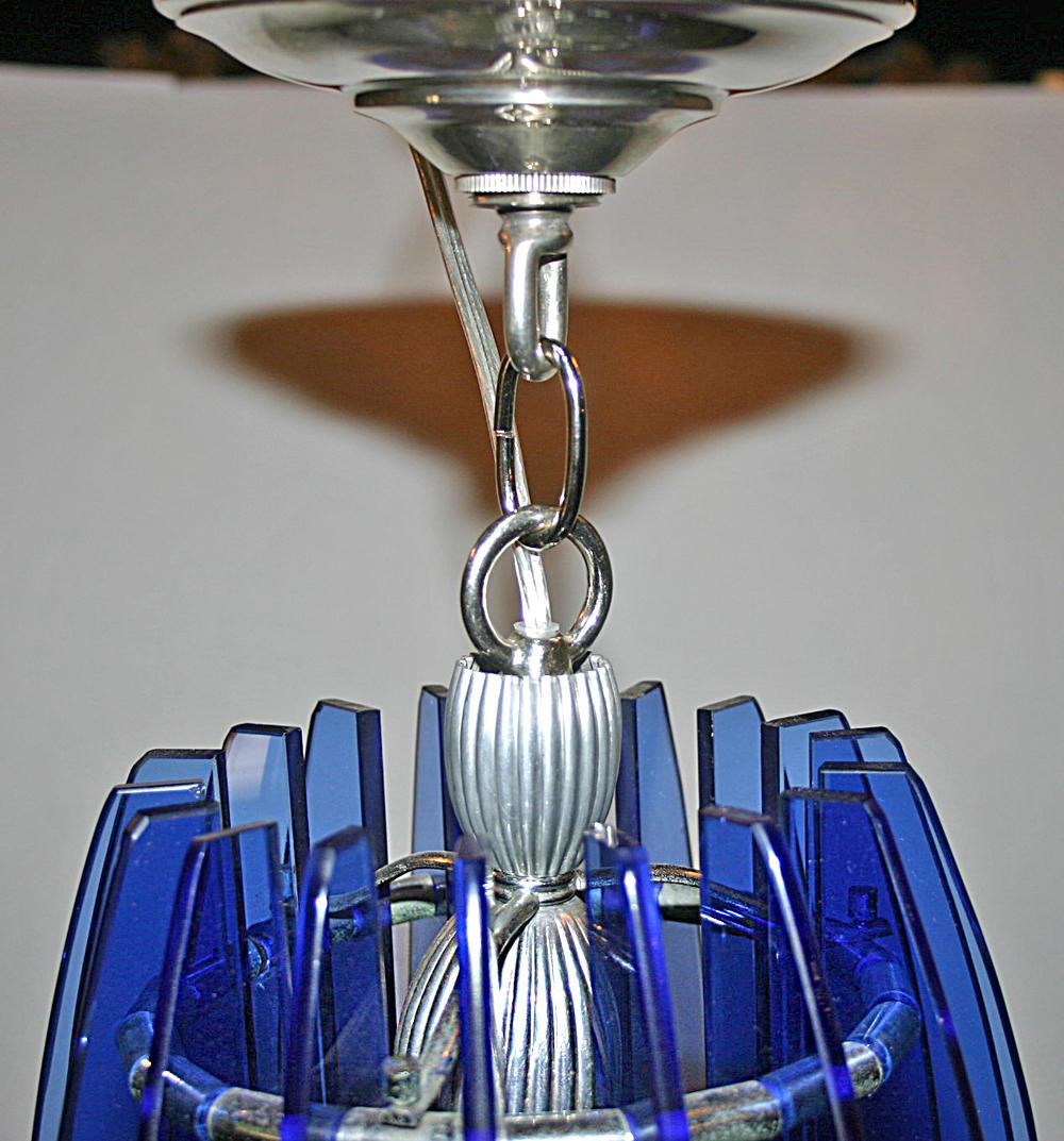 Mid Century Blue Glass Pendant Light Fixture In Good Condition For Sale In New York, NY