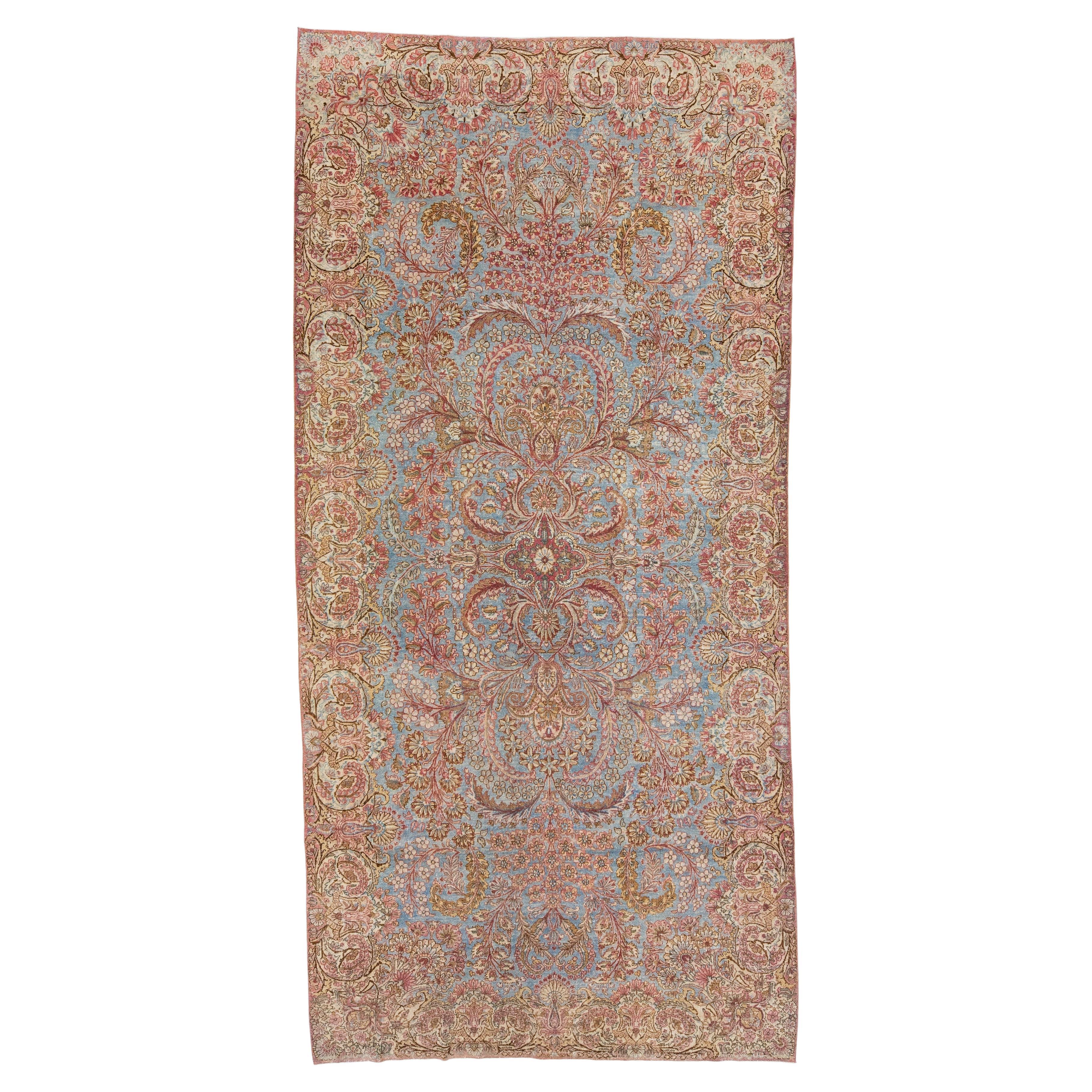 Alfombra Persa Kirman De Lana Azul De Mitad De Siglo Con Motivo Floral Allover Hecha A Mano