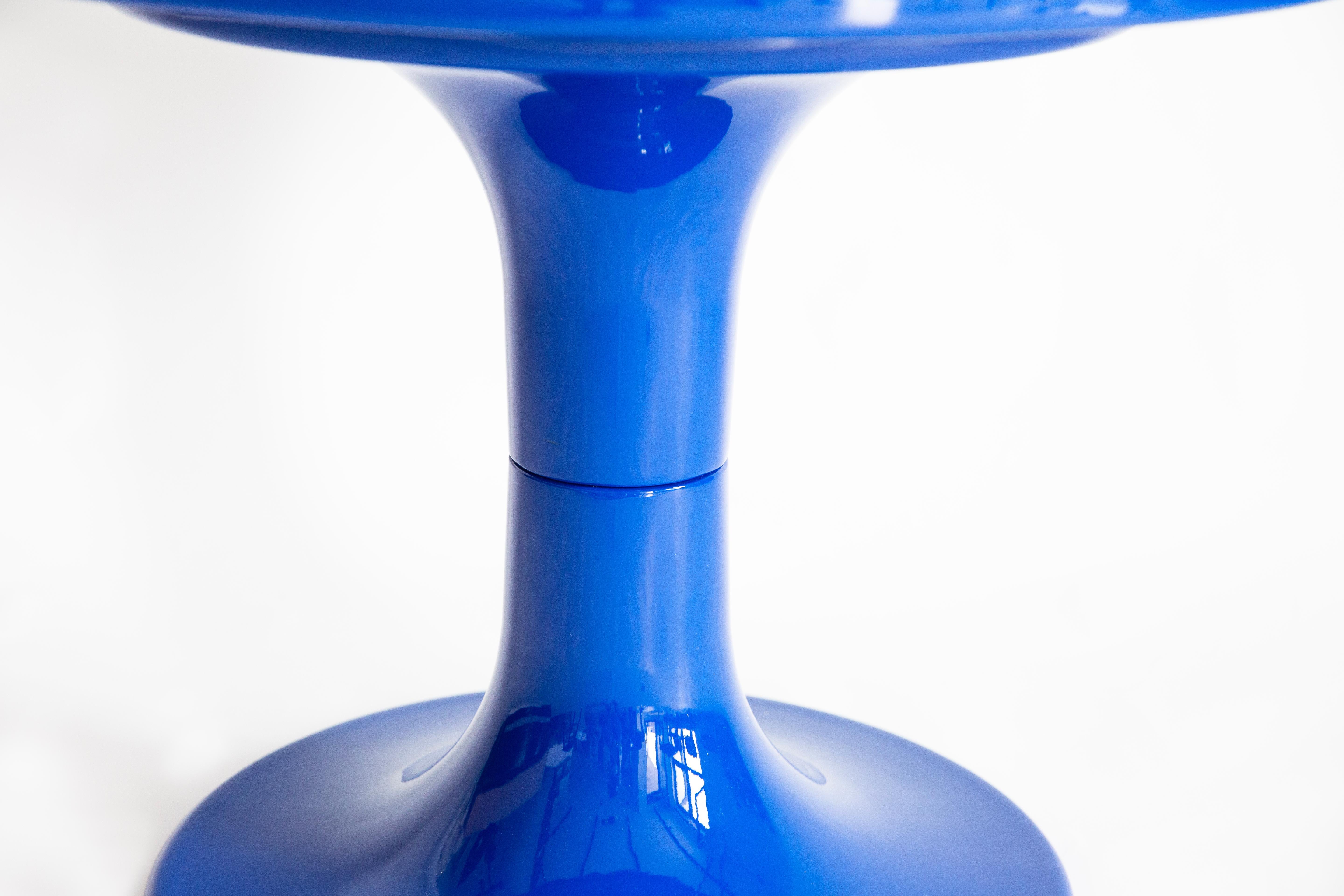 Table basse Kangourou bleu du milieu du siècle, par Ernst Moeckl, Allemagne, 1968 Excellent état - En vente à 05-080 Hornowek, PL