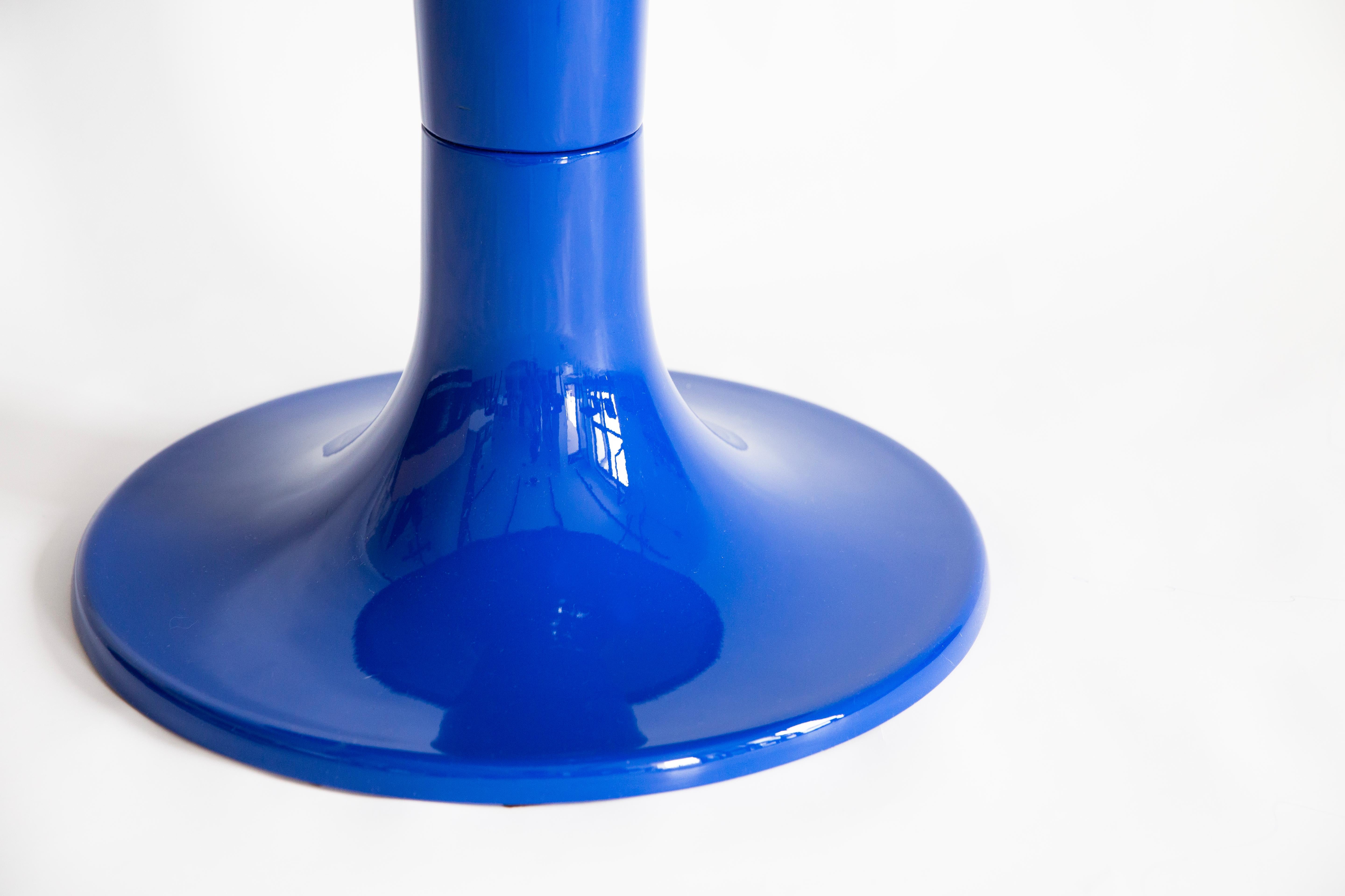 20ième siècle Table basse Kangourou bleu du milieu du siècle, par Ernst Moeckl, Allemagne, 1968 en vente