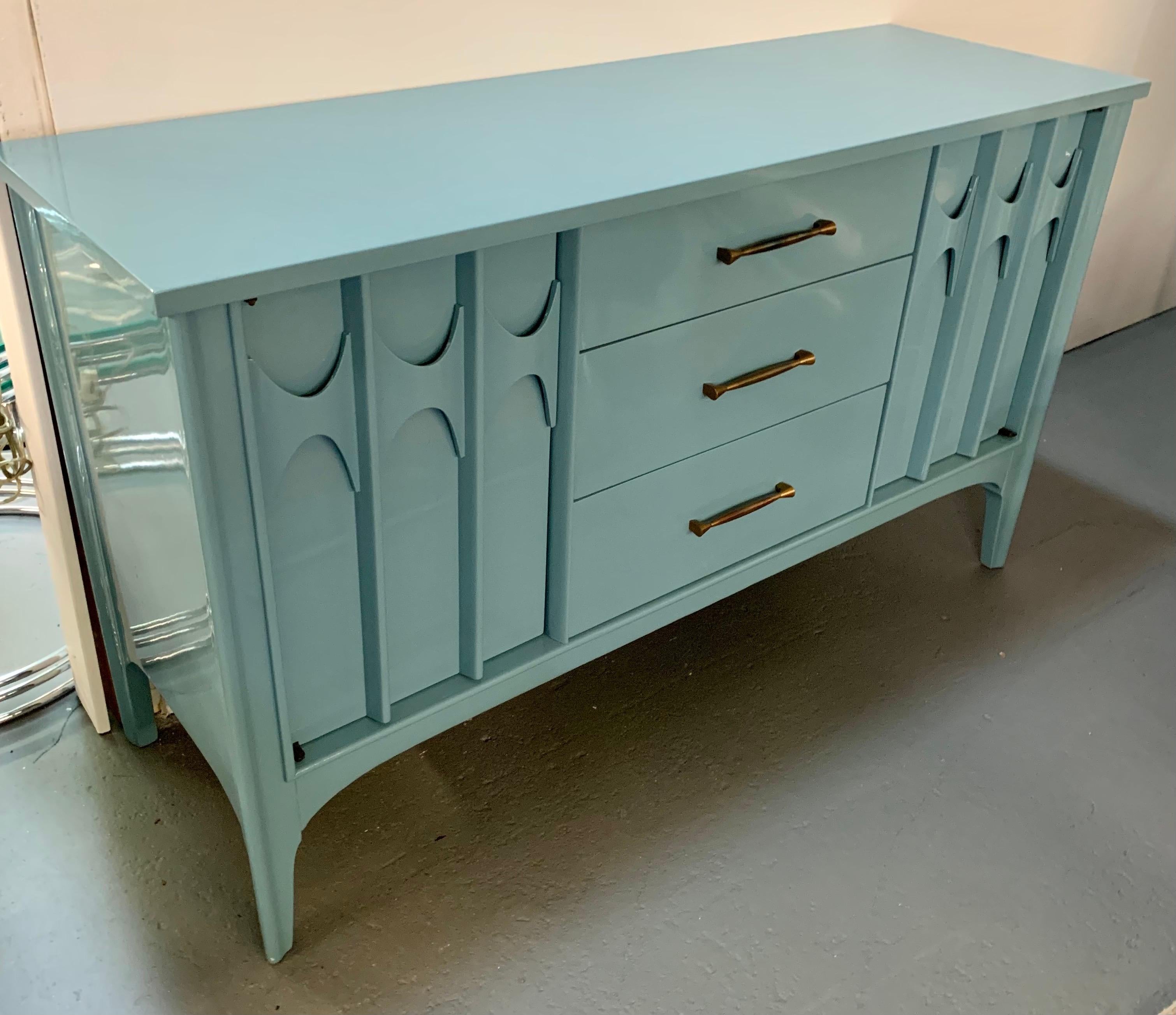 Mid Century Blue Lacquered Sideboard Credenza In Excellent Condition In West Hartford, CT