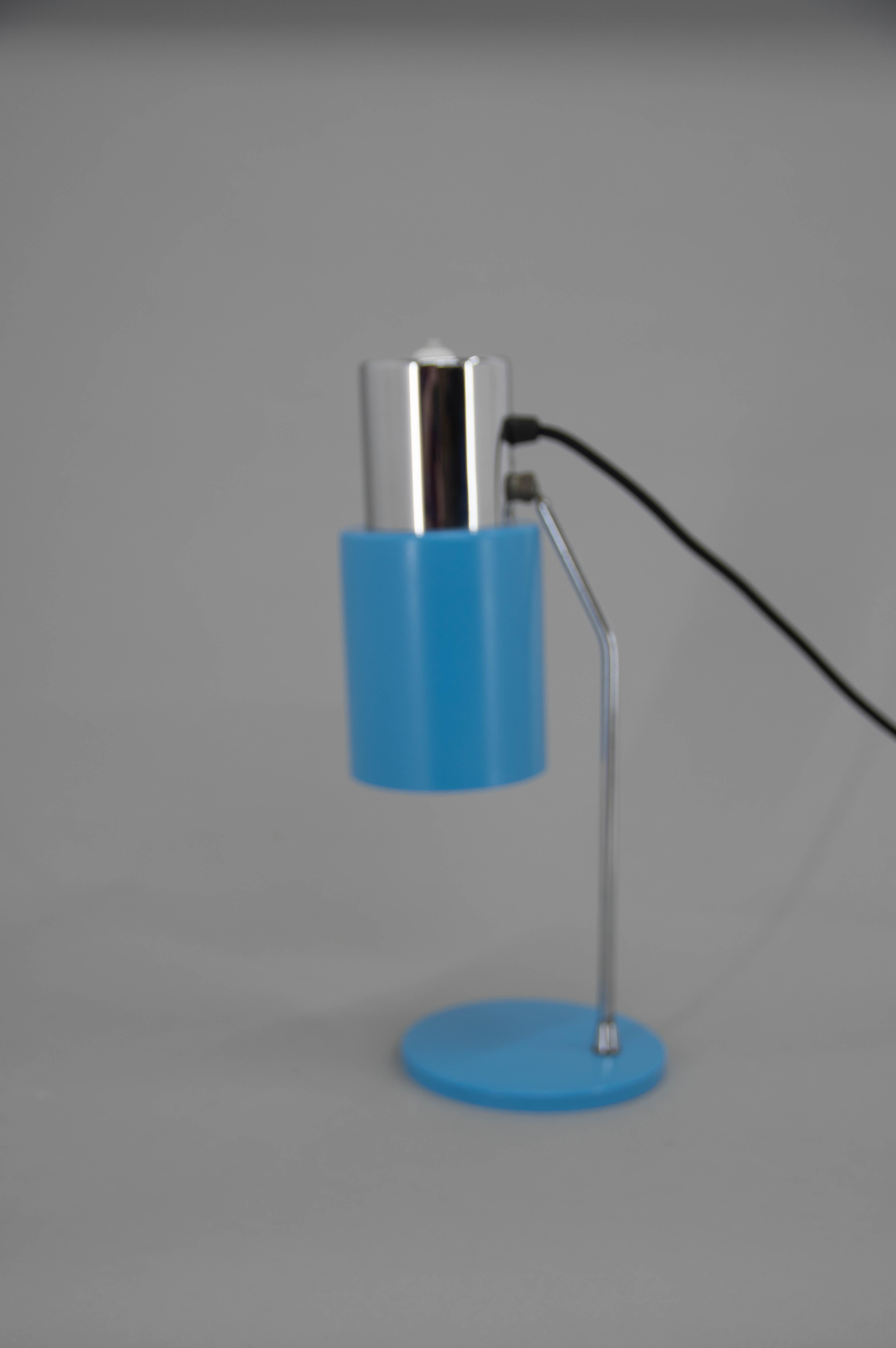 Fin du 20e siècle Lampe de bureau bleue mi-siècle par Napako, années 1970 en vente