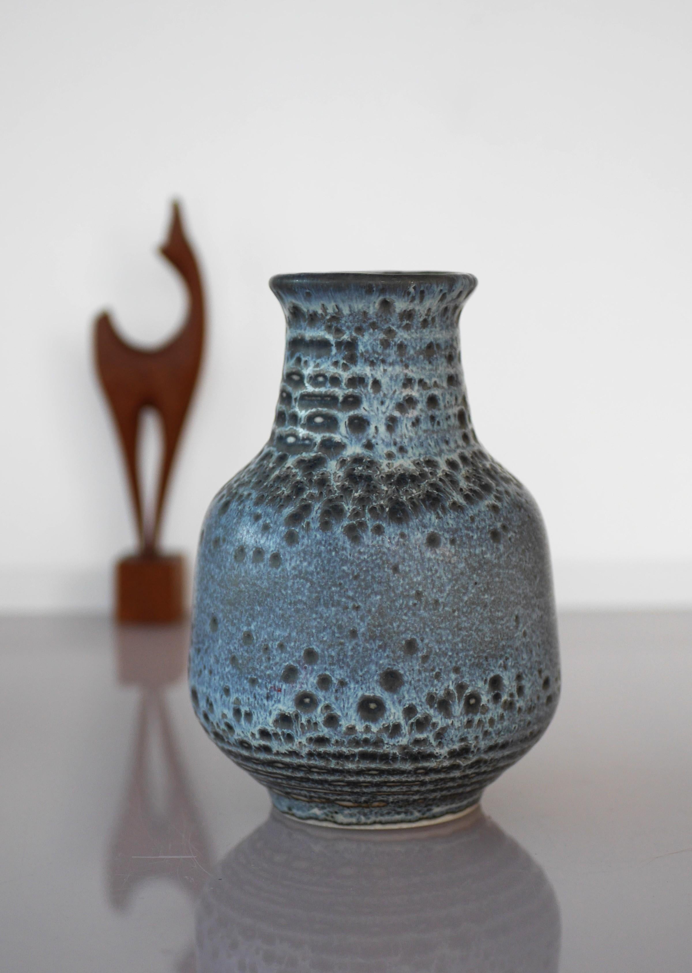 Mid-century blue vase by Gunnar Nyland for Rörstrand, Sweden. For Sale 1