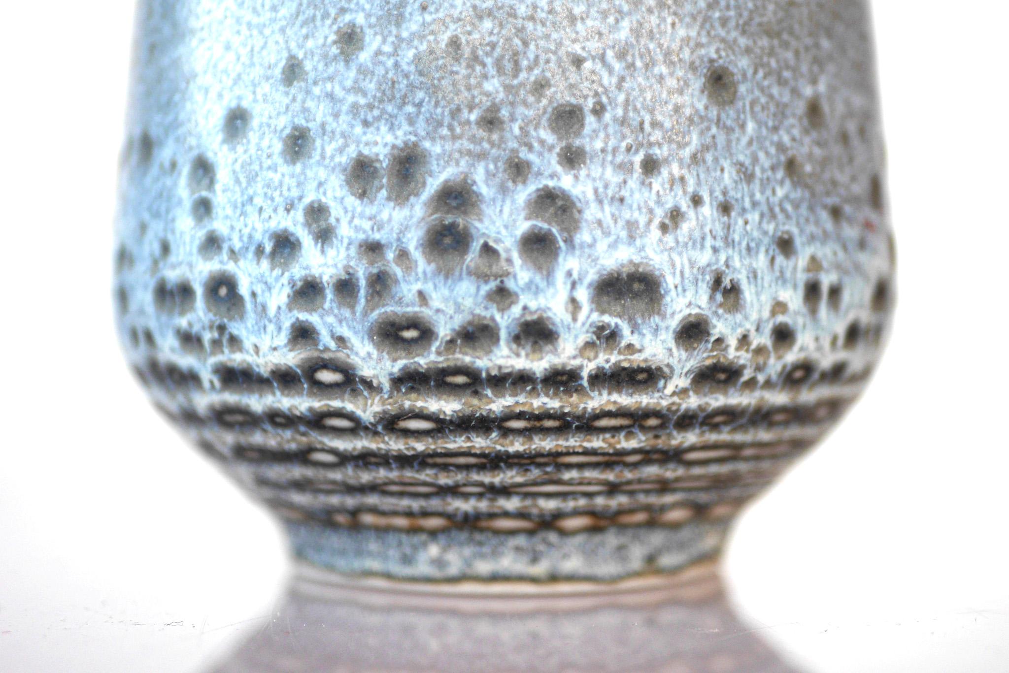 Vaso blu di metà secolo di Gunnar Nyland per Rörstrand, Svezia. in vendita 2