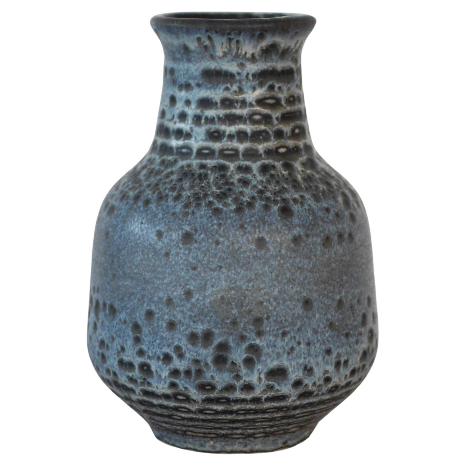 Vase bleu du milieu du siècle par Gunnar Nyland pour Rörstrand, Suède. en vente