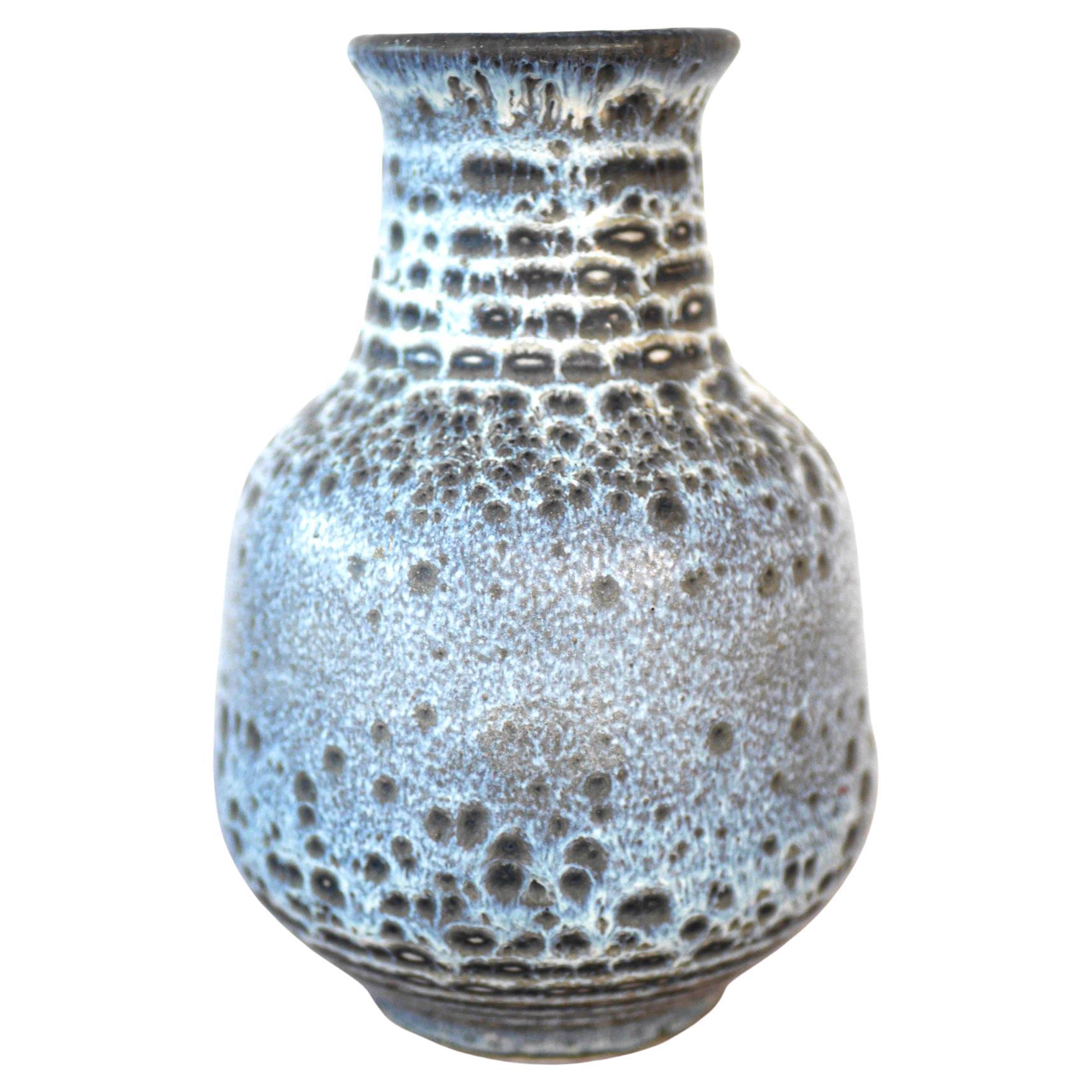 Vaso blu di metà secolo di Gunnar Nyland per Rörstrand, Svezia.