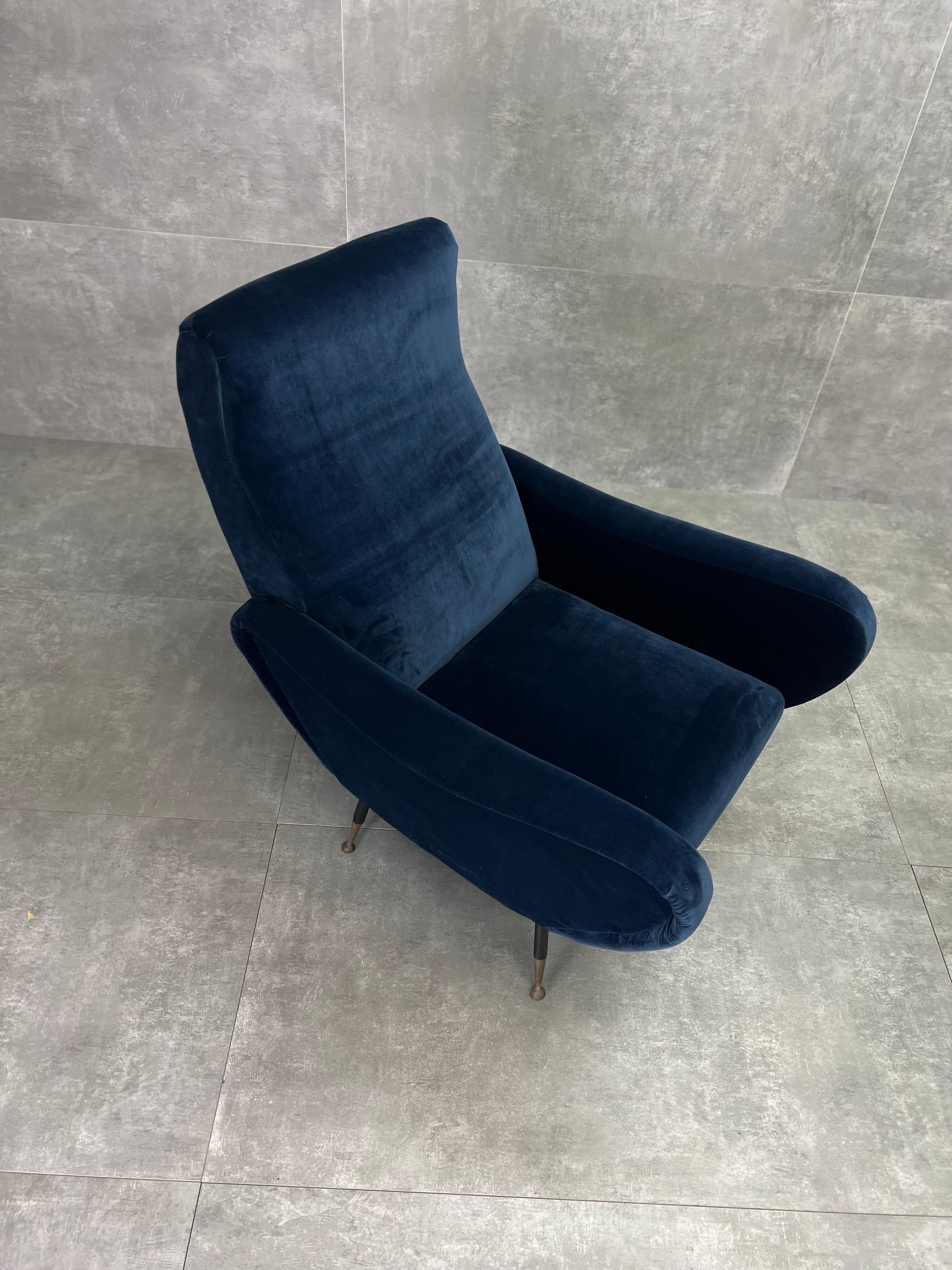 Metal Mid-Century blue velvet armchairs, set of 2 For Sale
