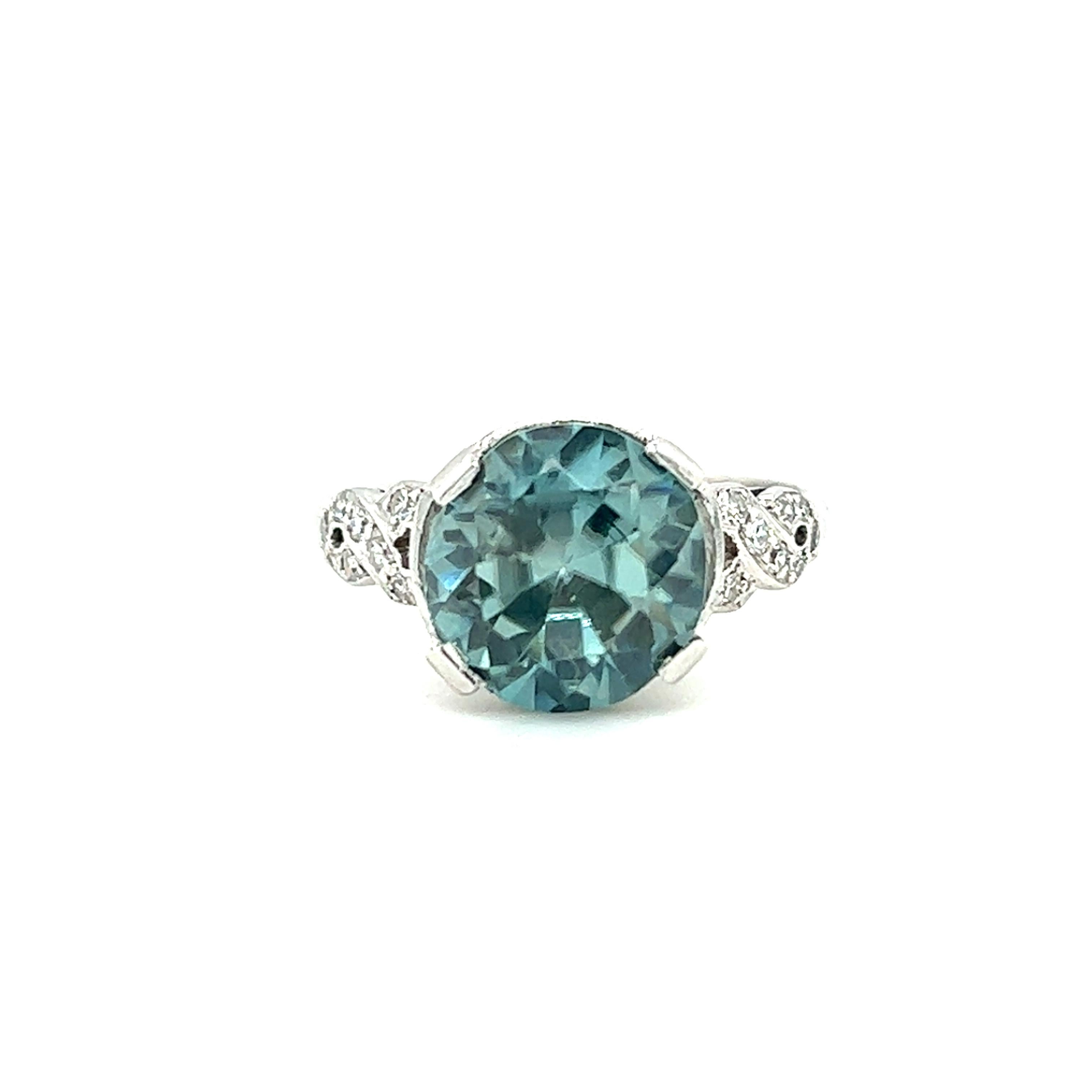 Mid-Century Blue Zircon and Diamond Ring in Platinum In Good Condition In Towson, MD