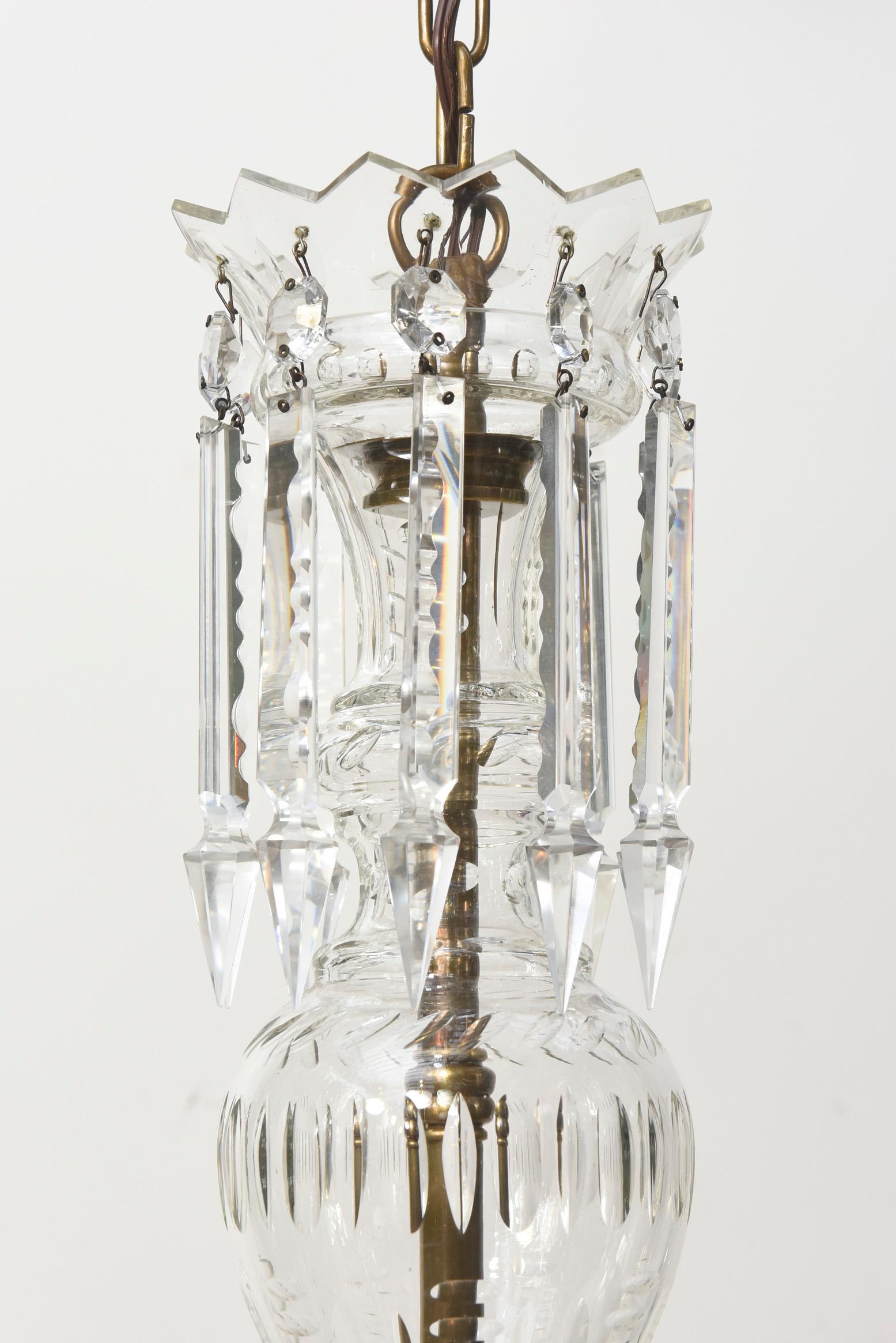 Mid Century Bohemian Kronleuchter mit geschliffenem Kristall (20. Jahrhundert) im Angebot