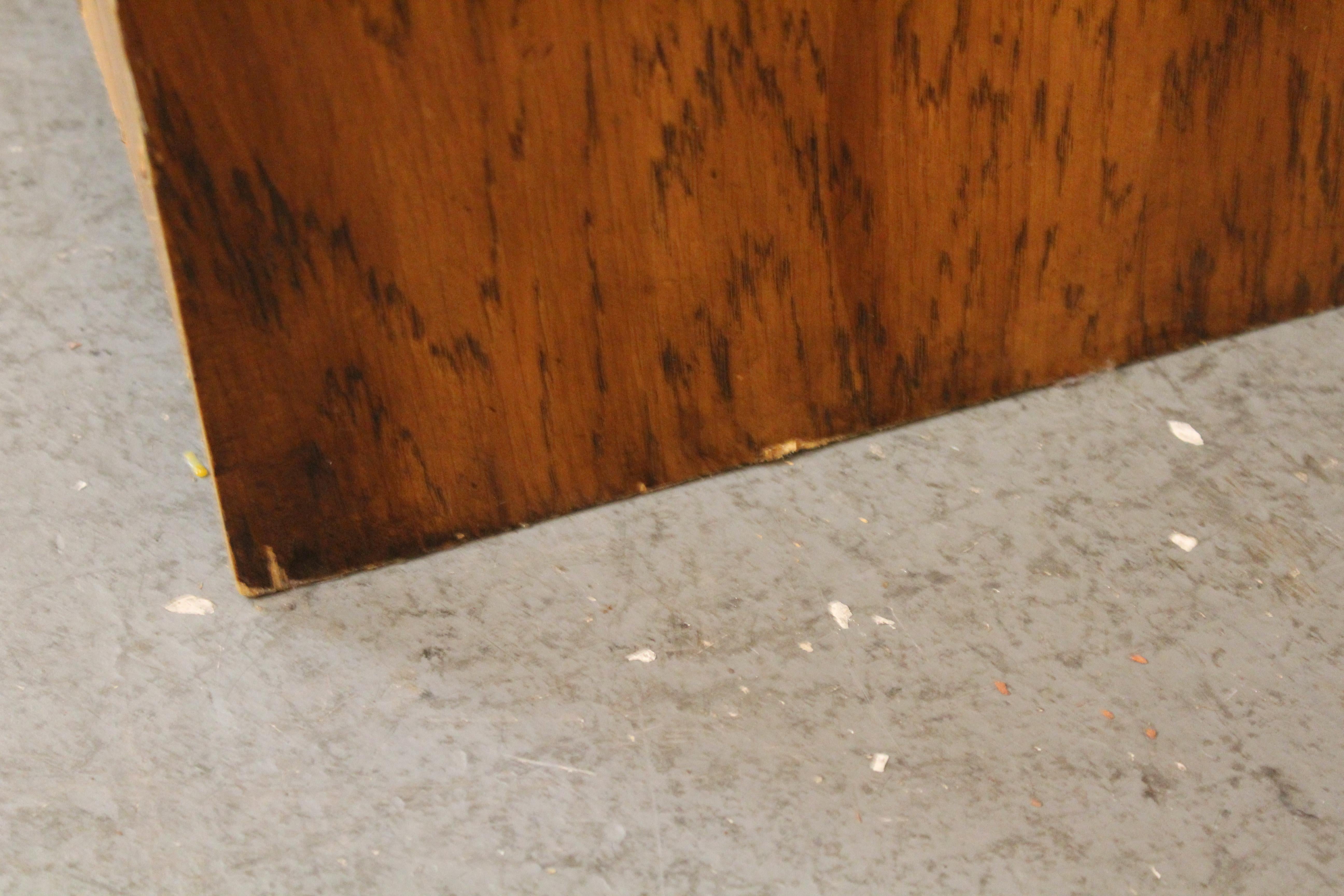 Armoire Bohème du milieu du siècle en faux bambou Oak Oak en vente 8