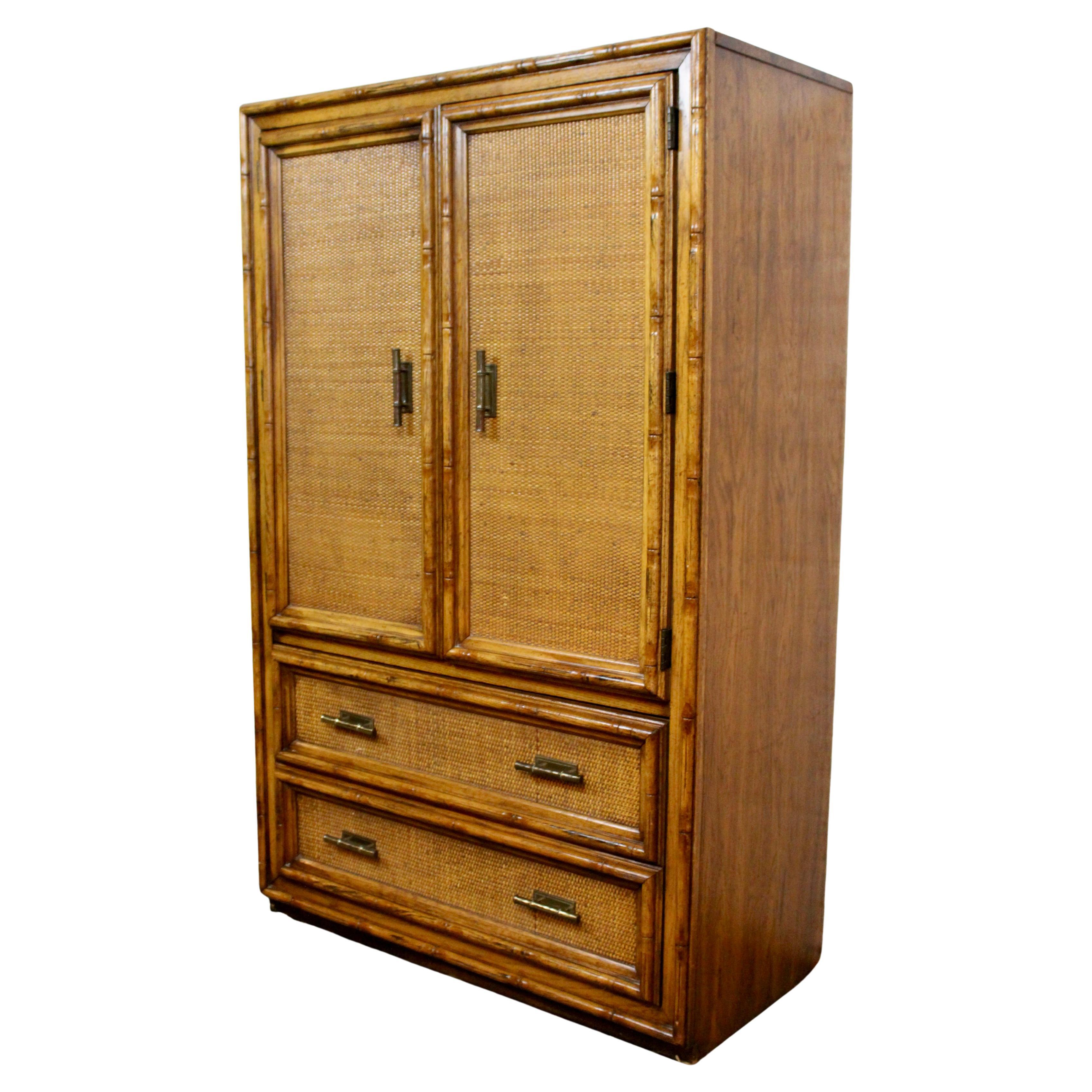 Armoire Bohème du milieu du siècle en faux bambou Oak Oak en vente