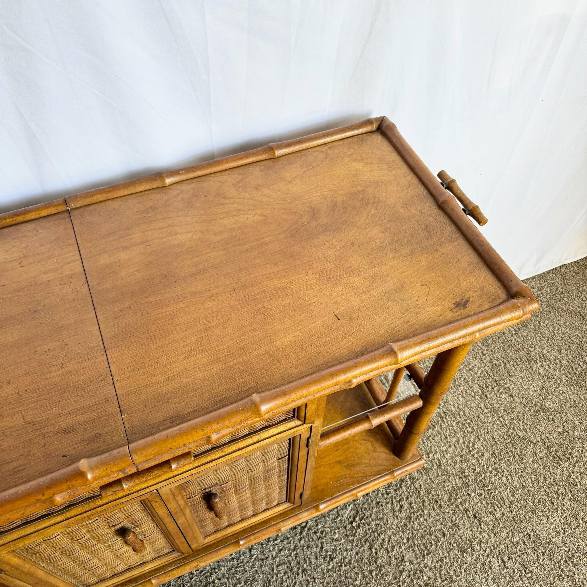 Mid Century Boho Faux Bamboo Wicker Buffet/Bar Cart by American of Martinsville in vendita 3